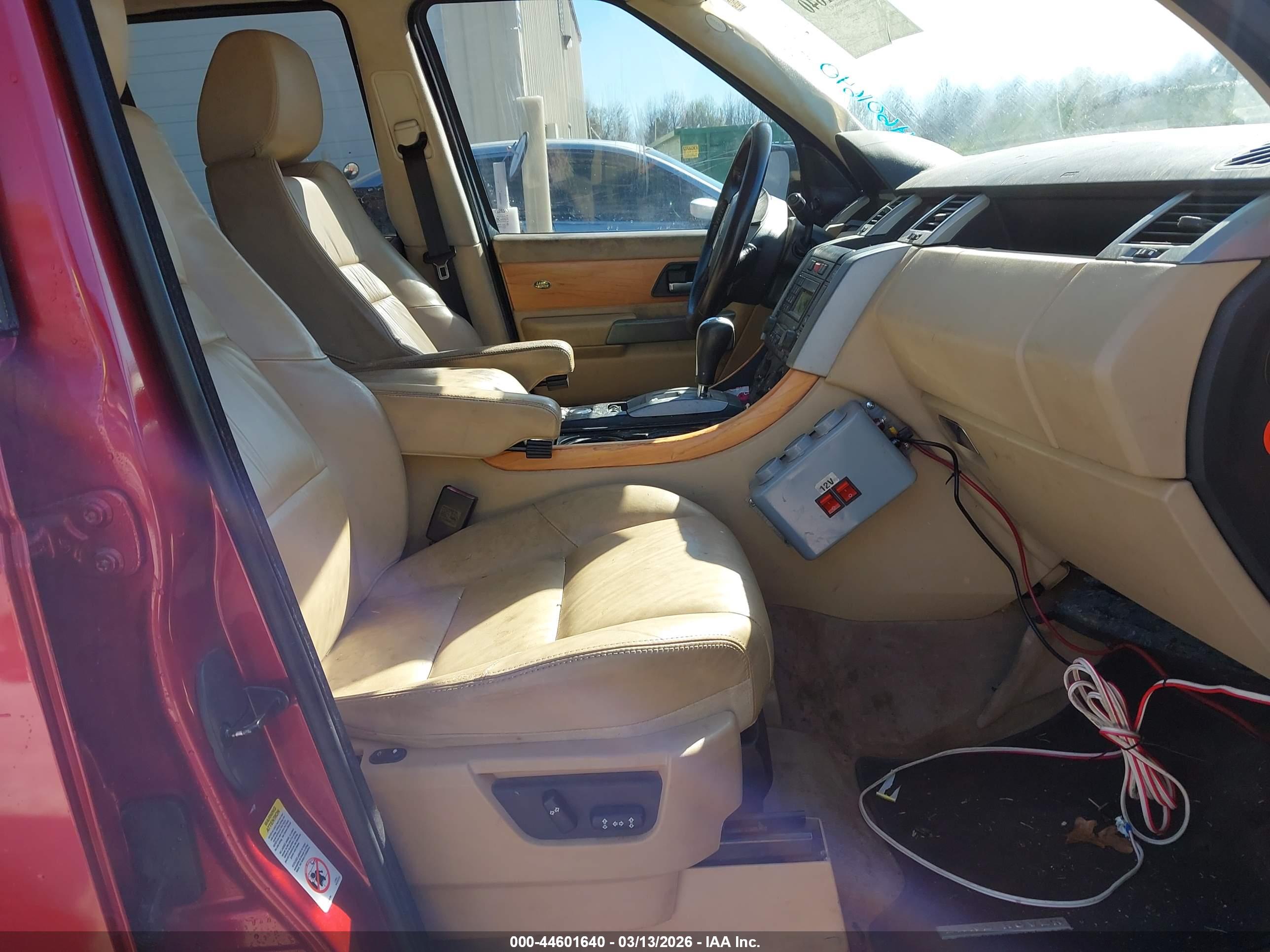 LAND ROVER image 5