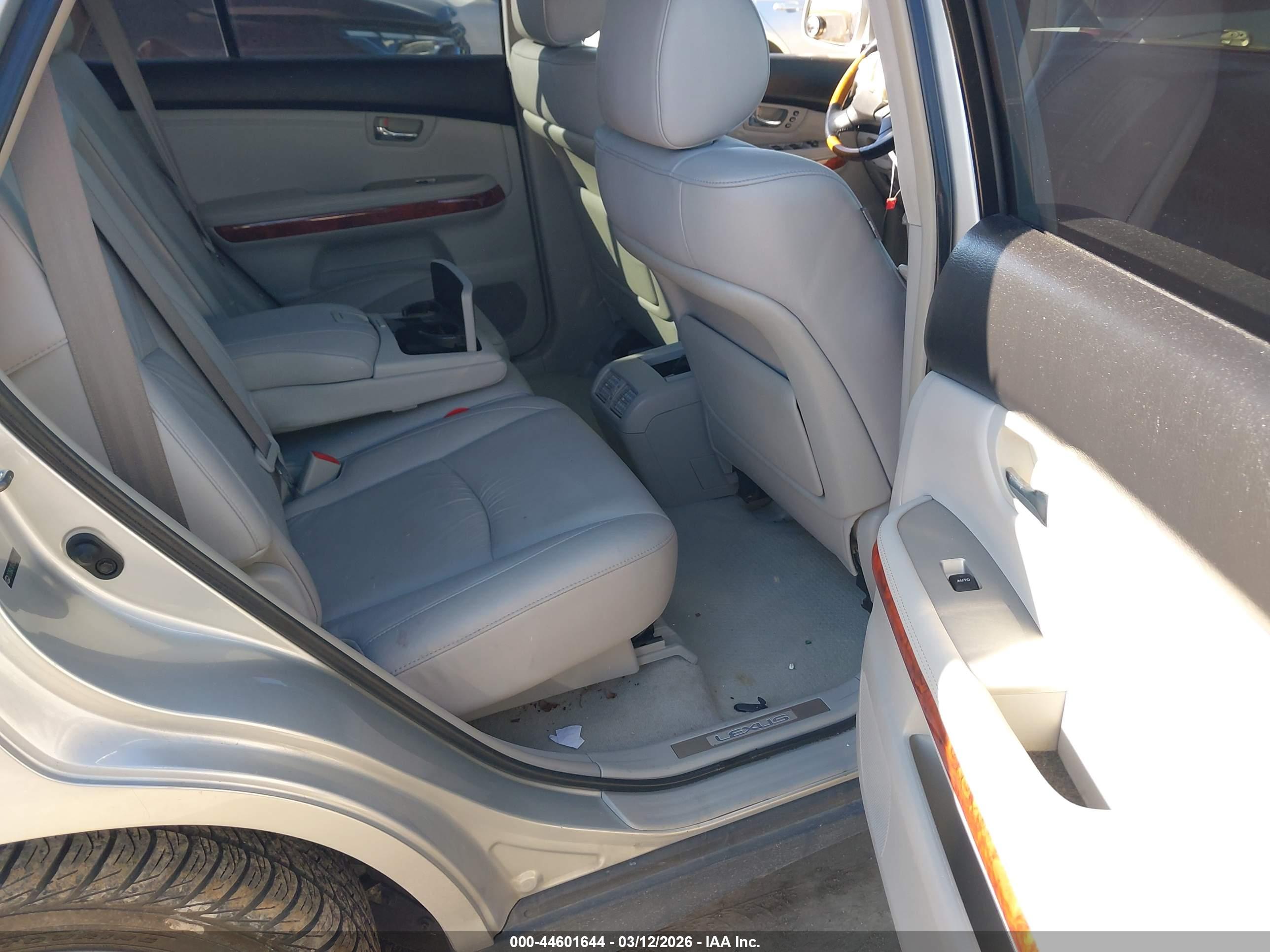 LEXUS RX image 8
