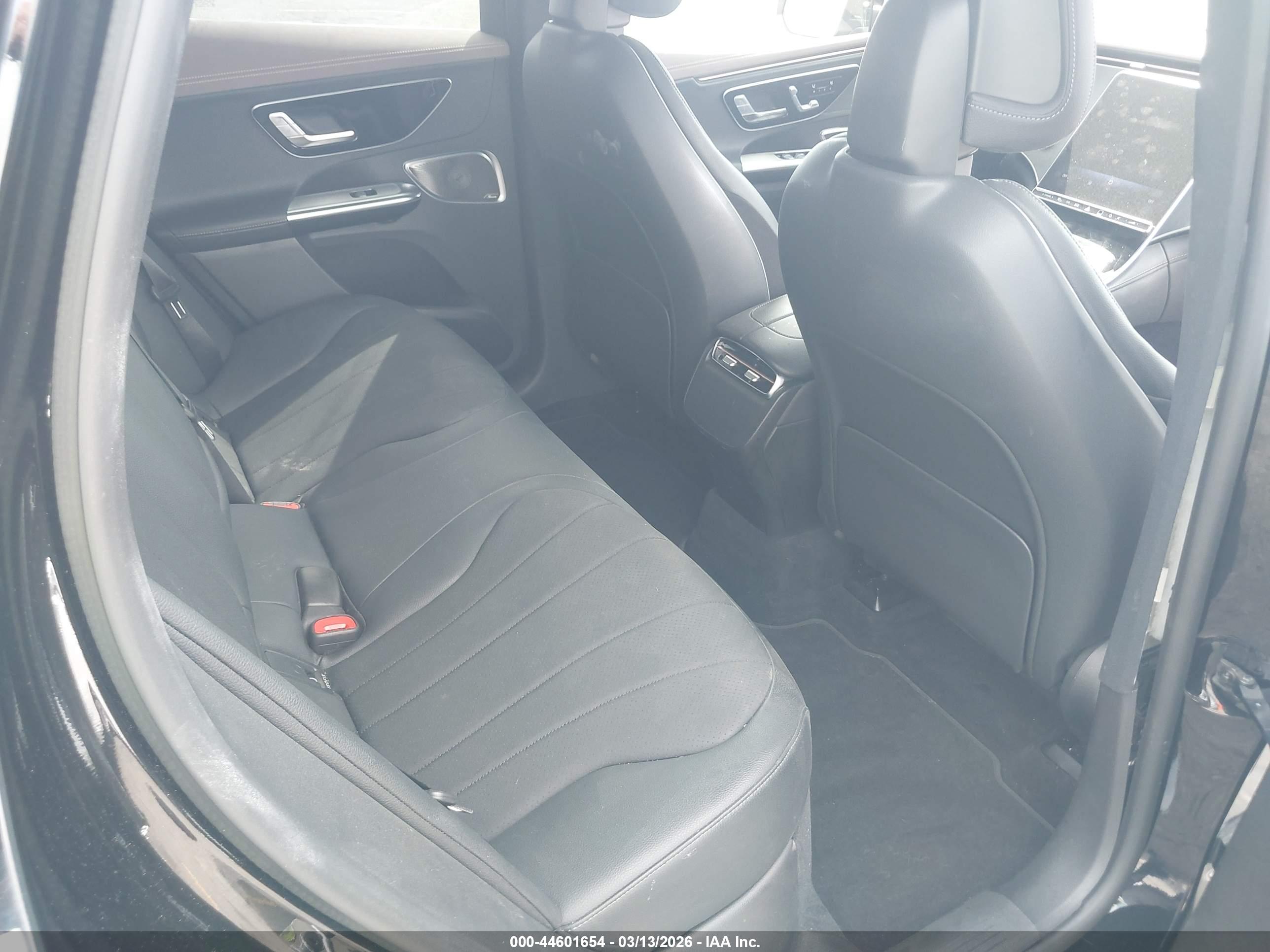 MERCEDES-BENZ EQE image 8