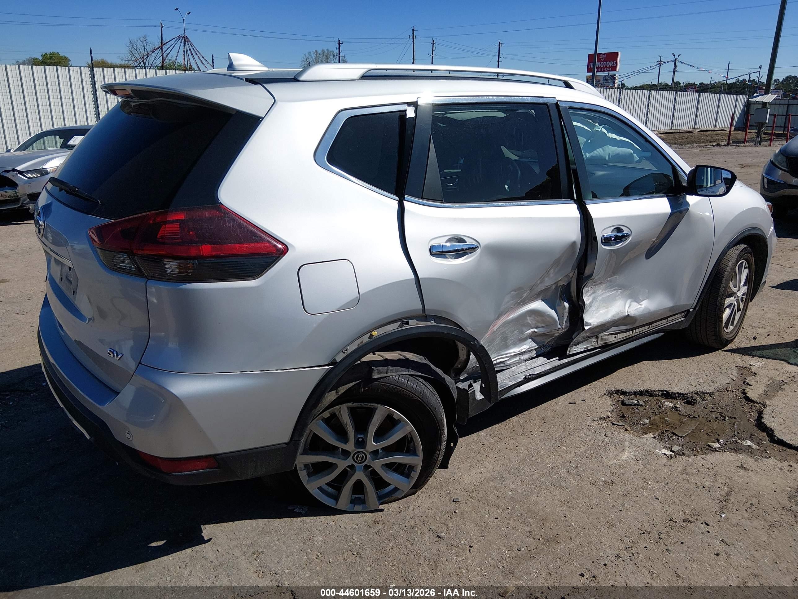 NISSAN ROGUE image 4