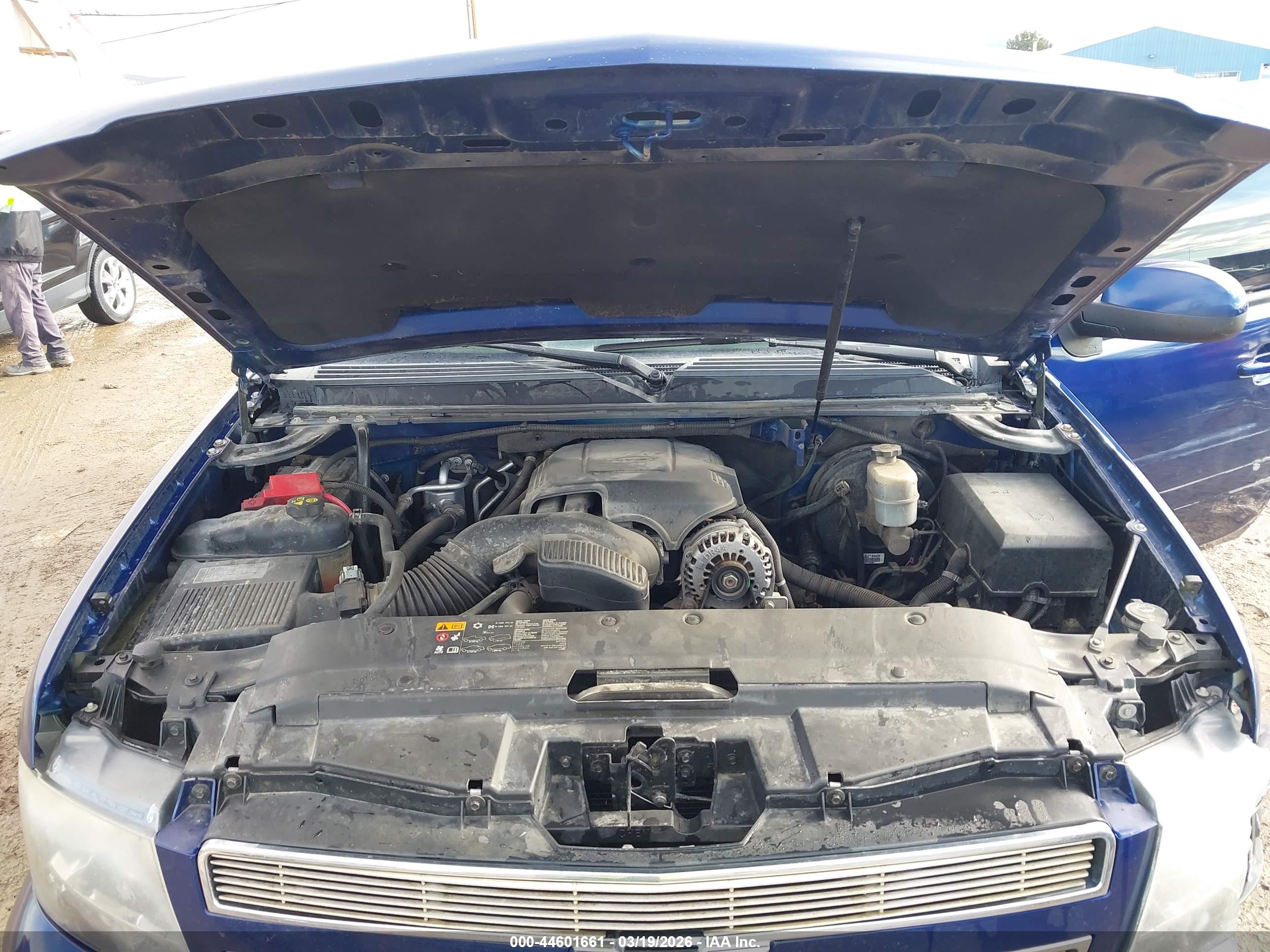 CHEVROLET TAHOE image 10