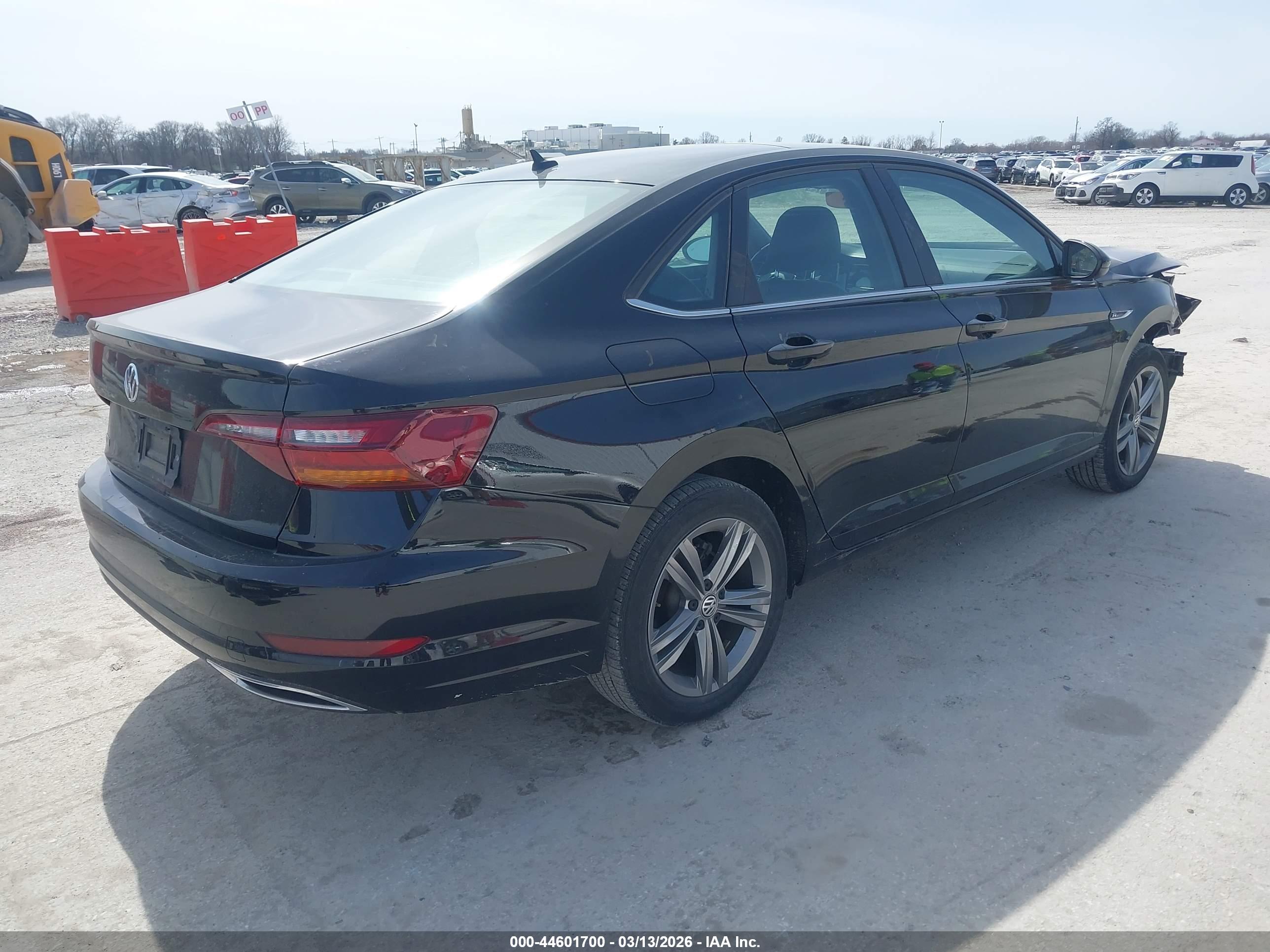 VOLKSWAGEN JETTA image 4