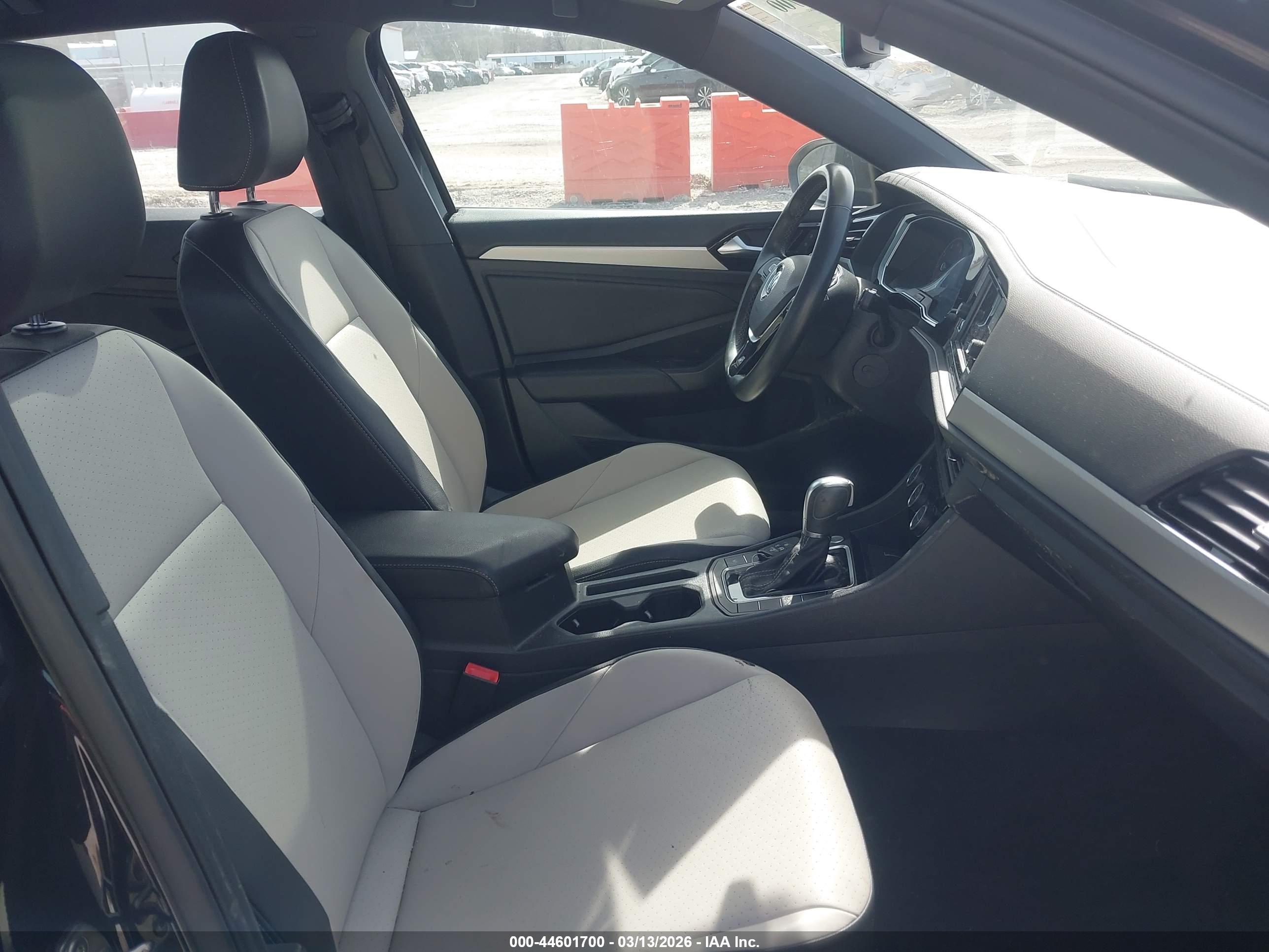 VOLKSWAGEN JETTA image 5