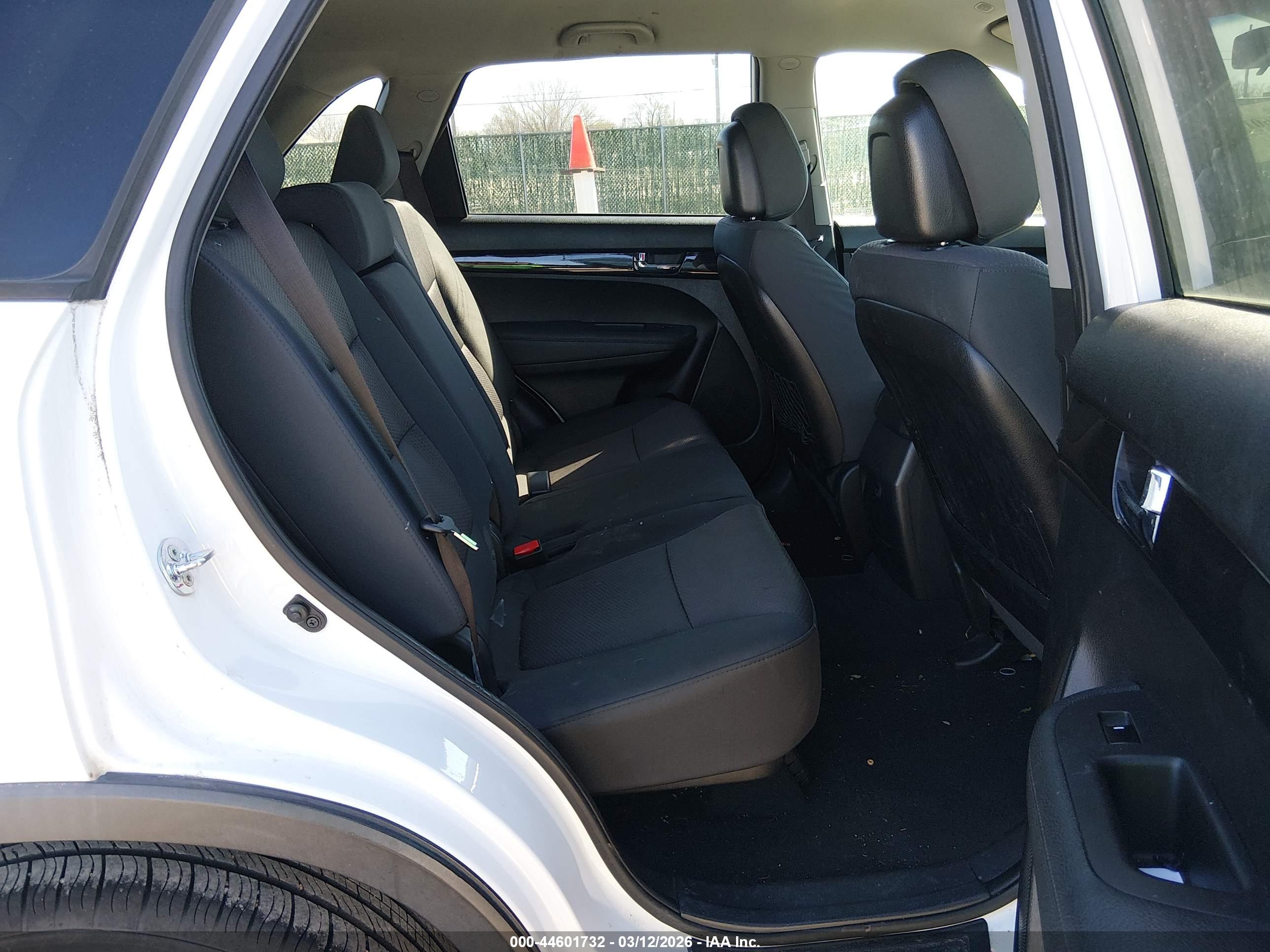 KIA SORENTO image 8