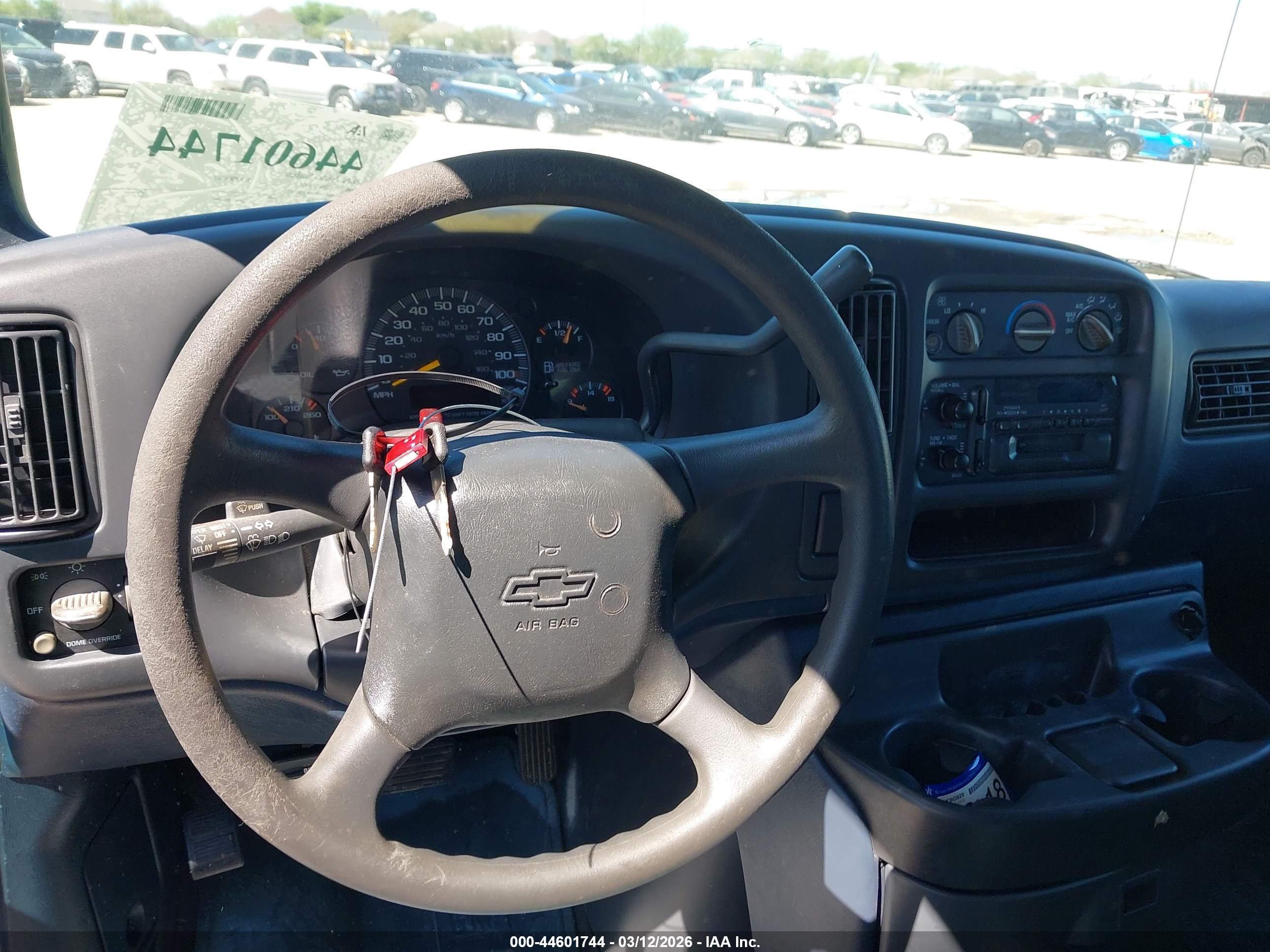 CHEVROLET EXPRESS image 11