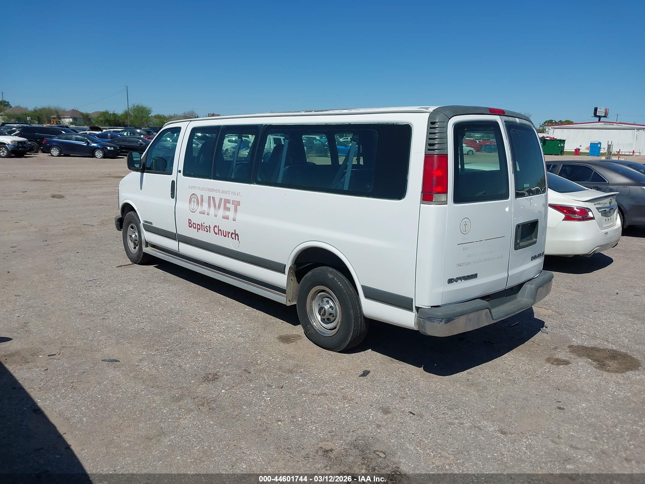 CHEVROLET EXPRESS image 3