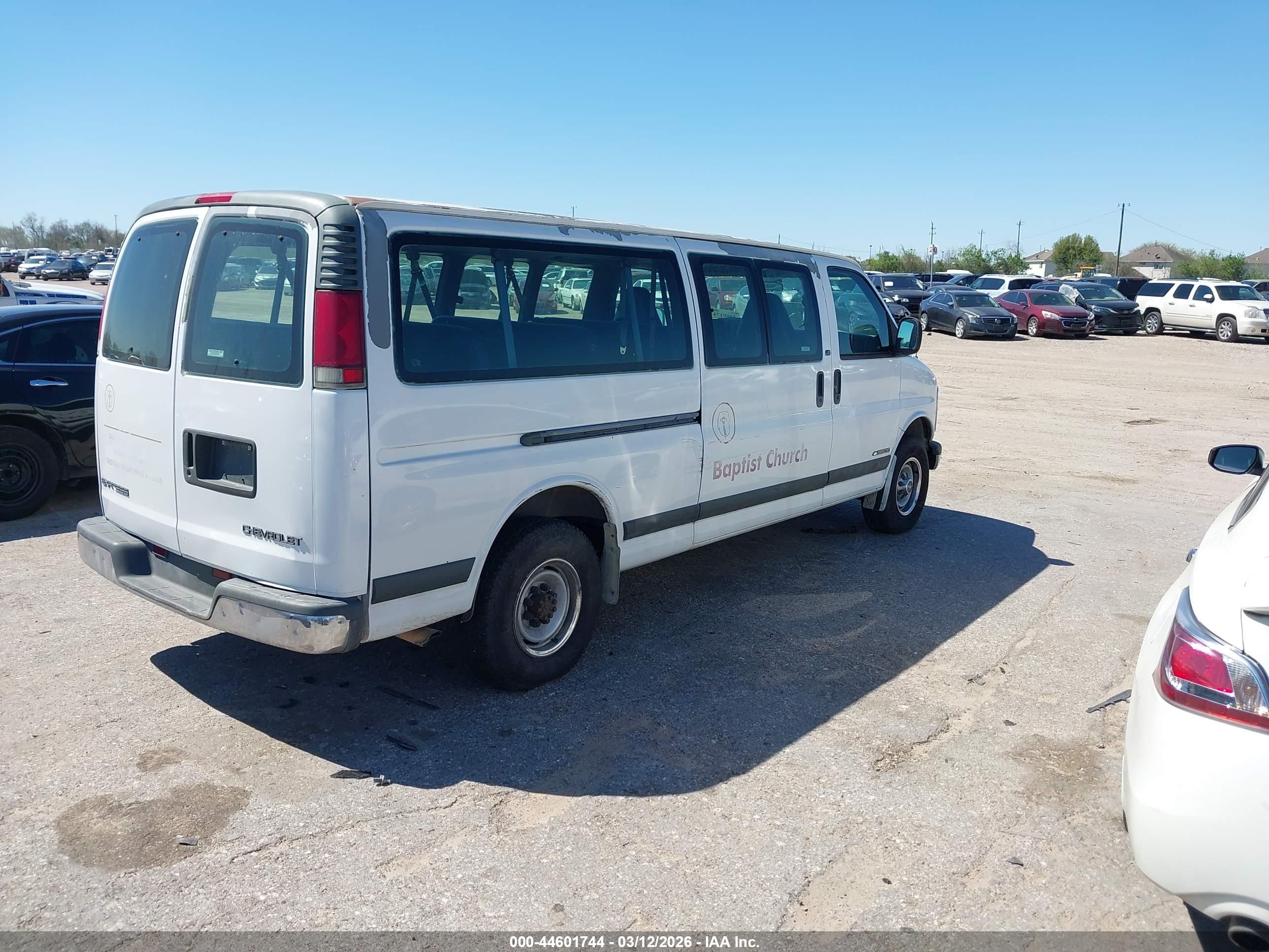 CHEVROLET EXPRESS image 4