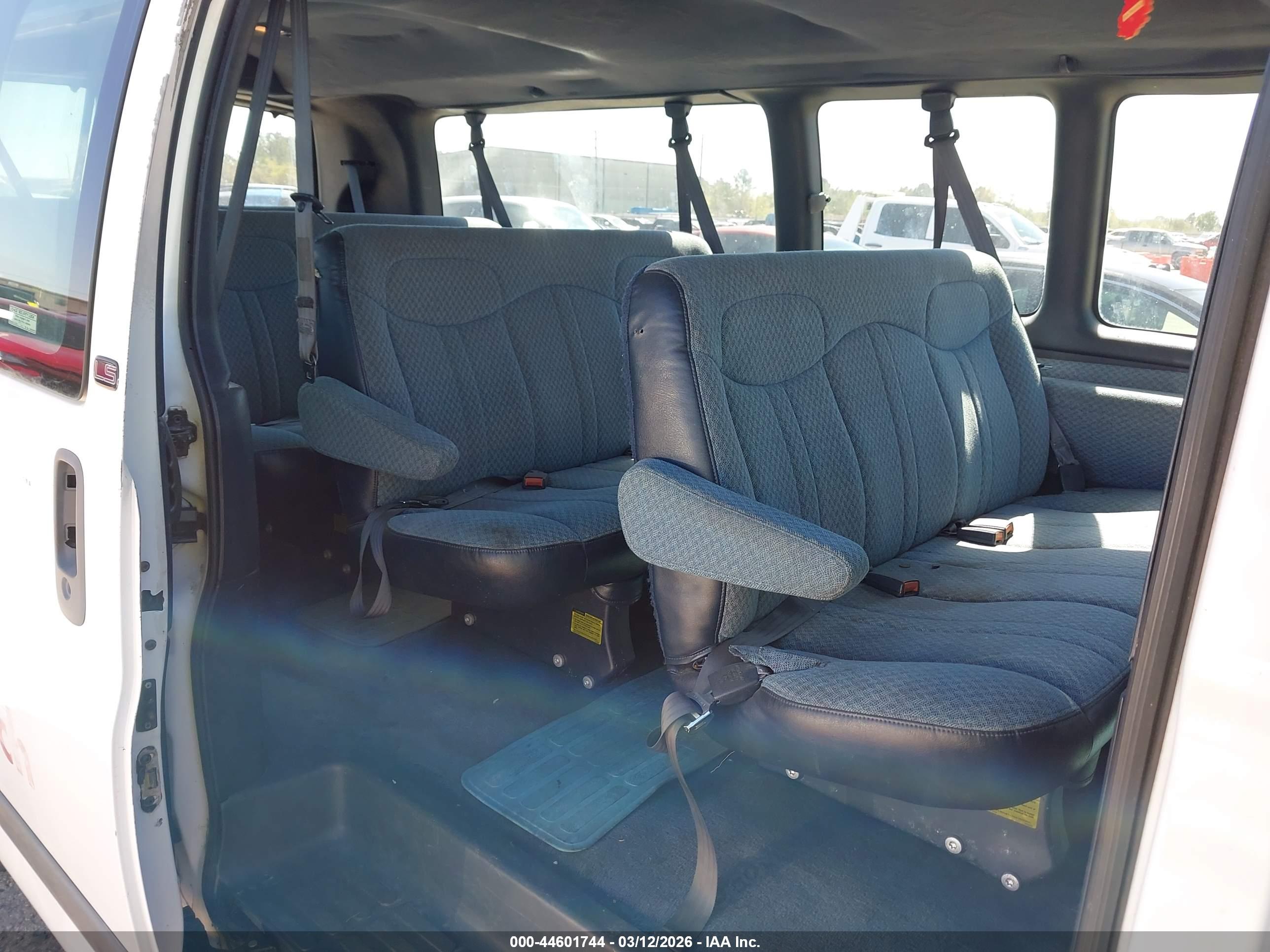 CHEVROLET EXPRESS image 8
