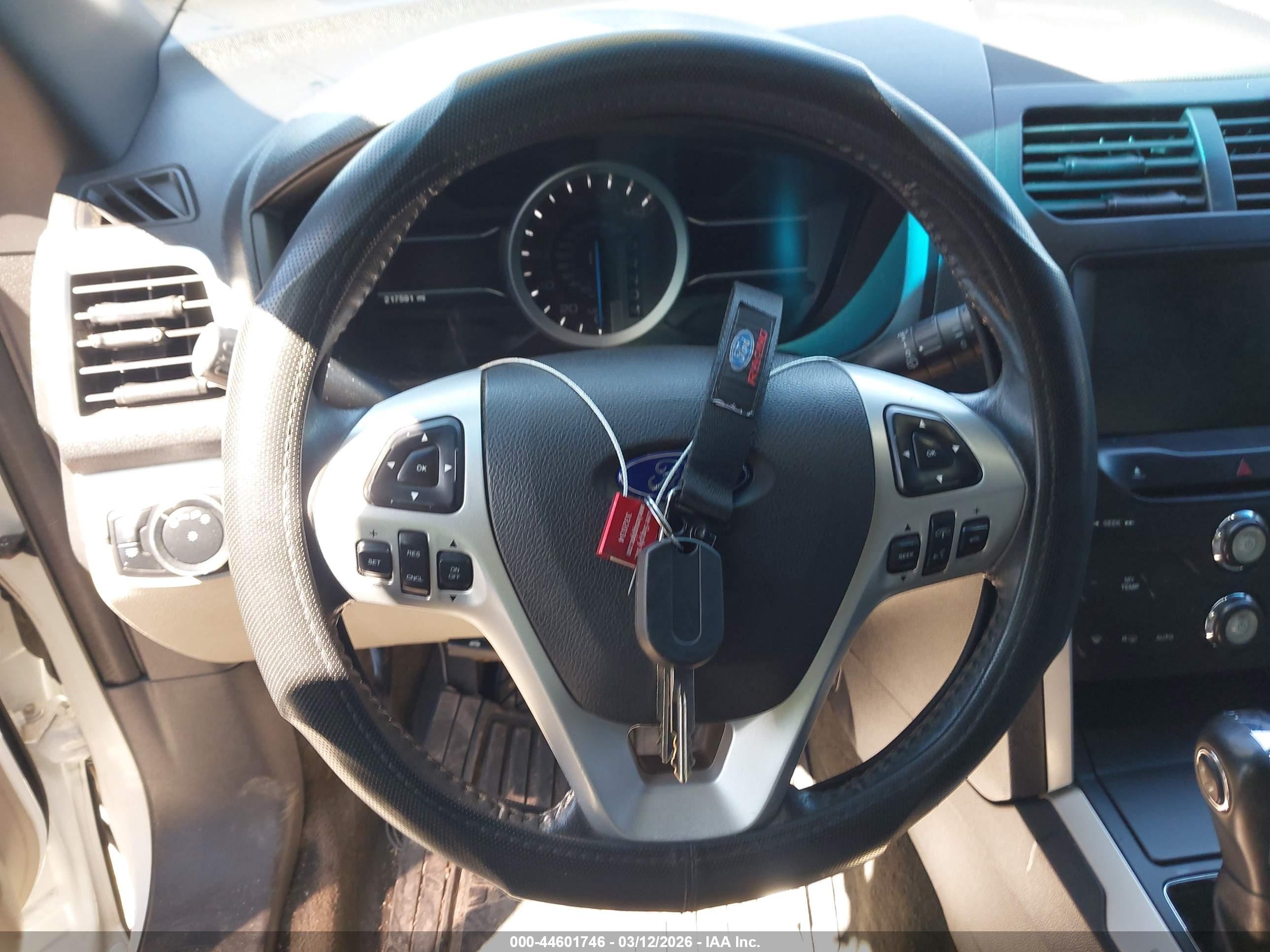 FORD EXPLORER image 11