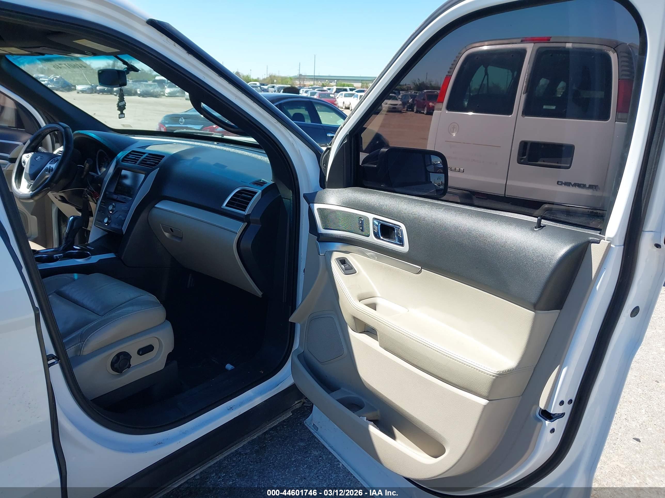 FORD EXPLORER image 5