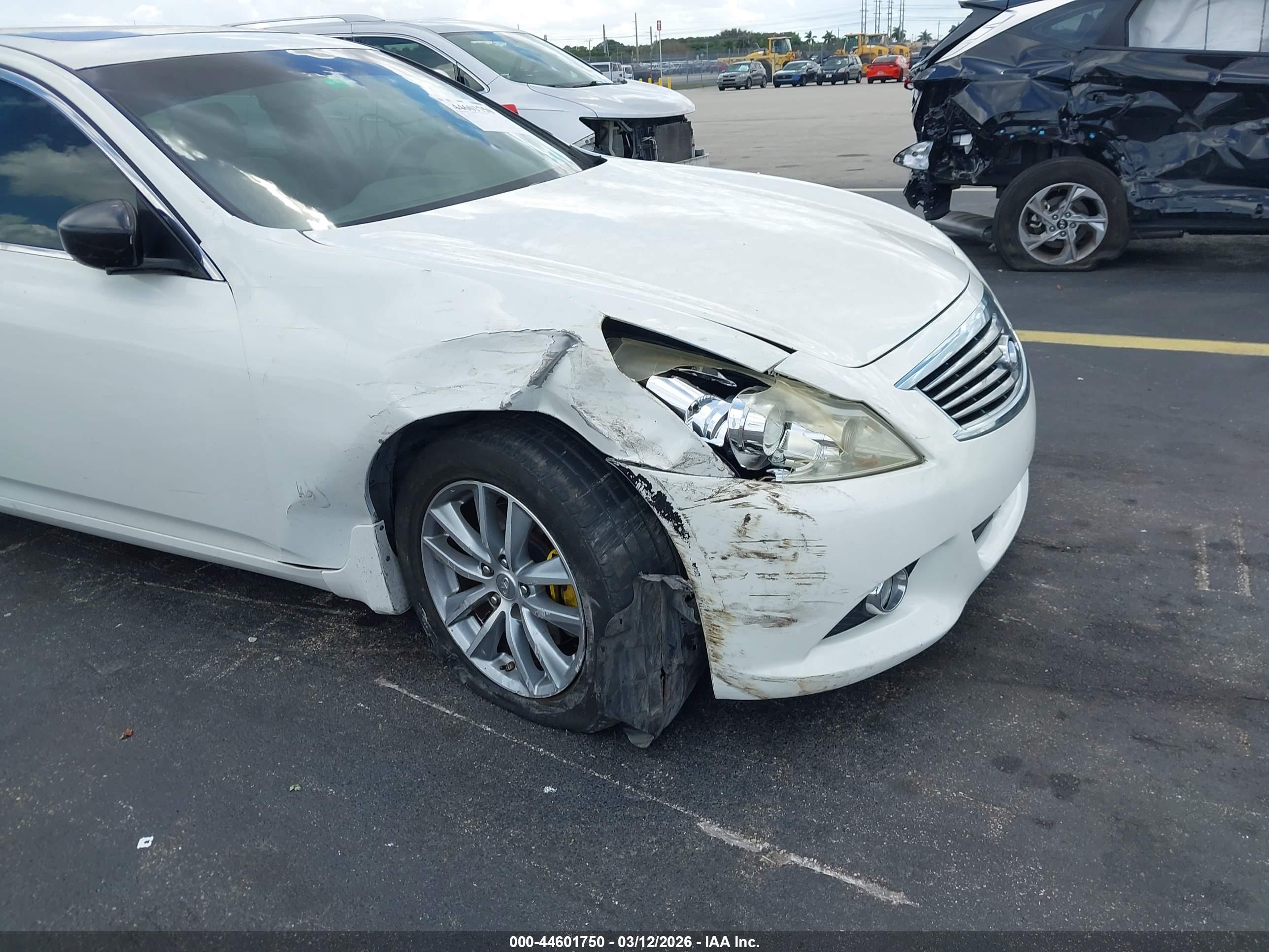 INFINITI G37 image 6