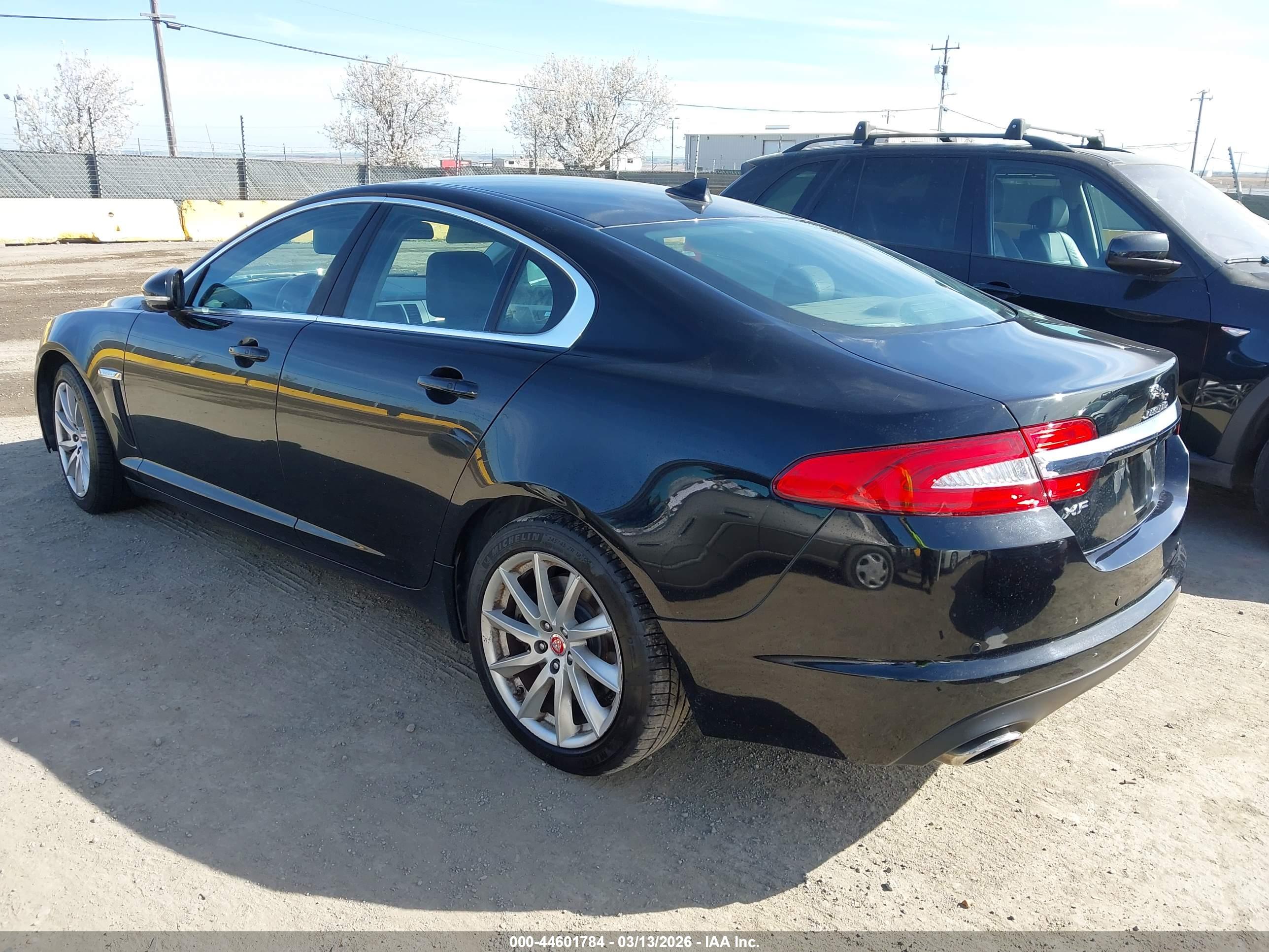 JAGUAR XF image 3