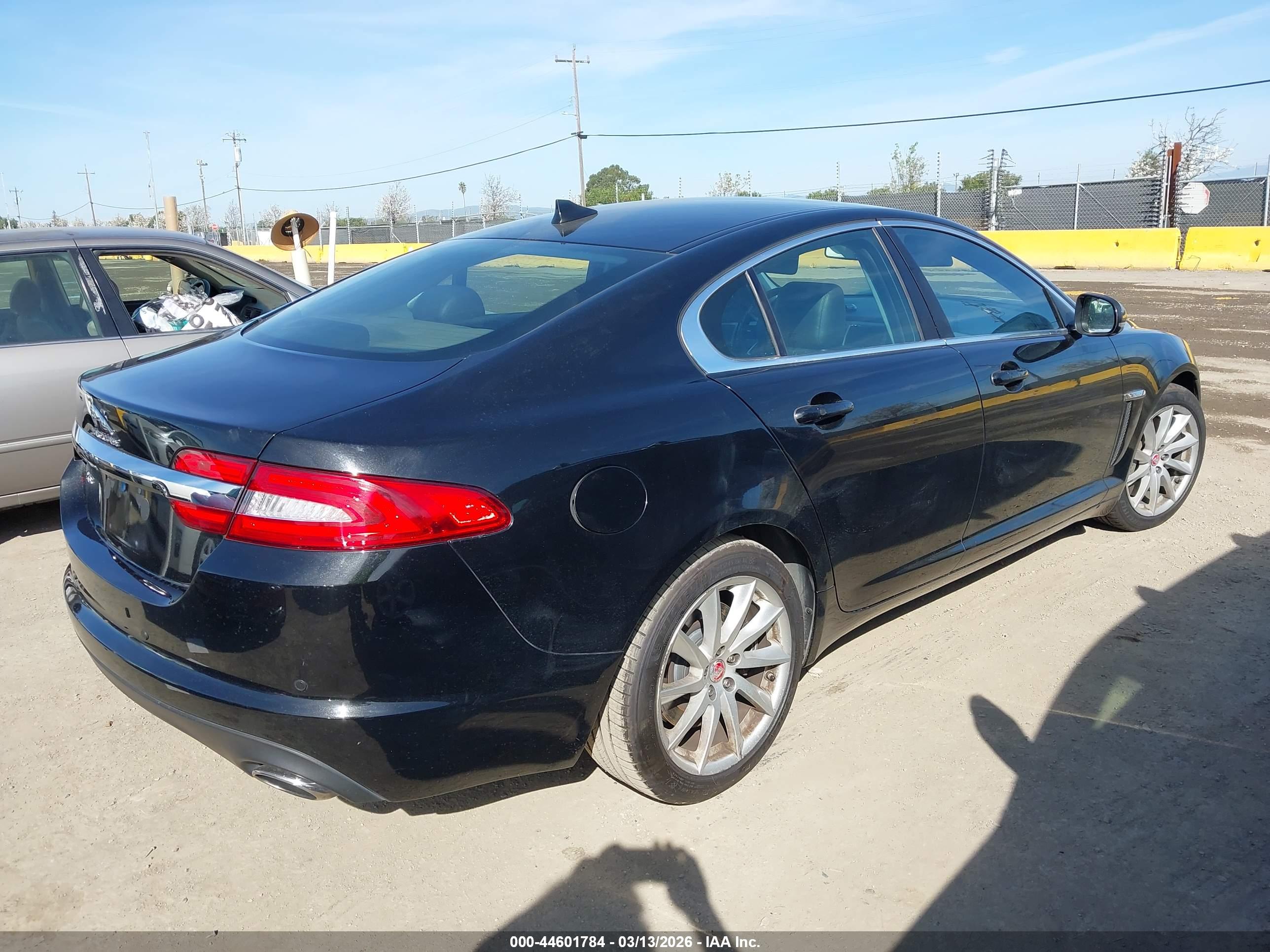 JAGUAR XF image 4