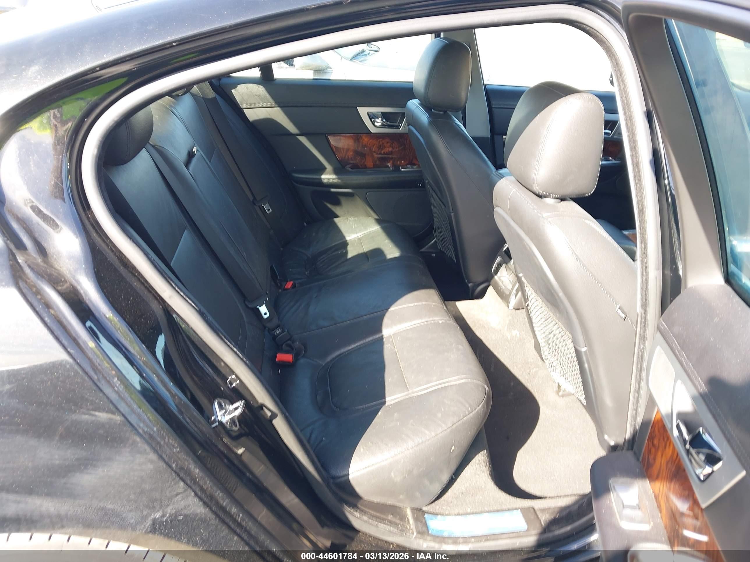 JAGUAR XF image 8