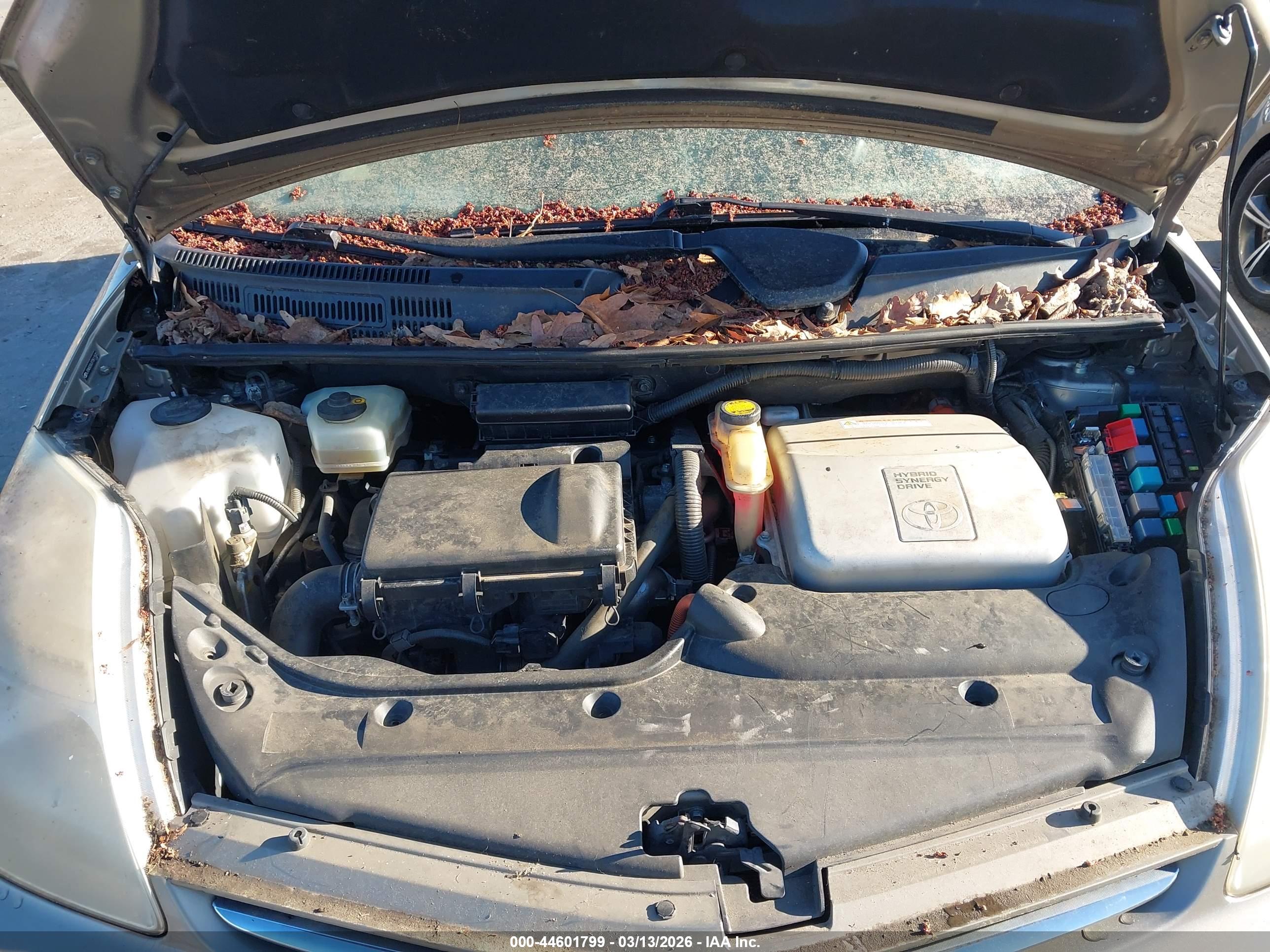 TOYOTA PRIUS image 10