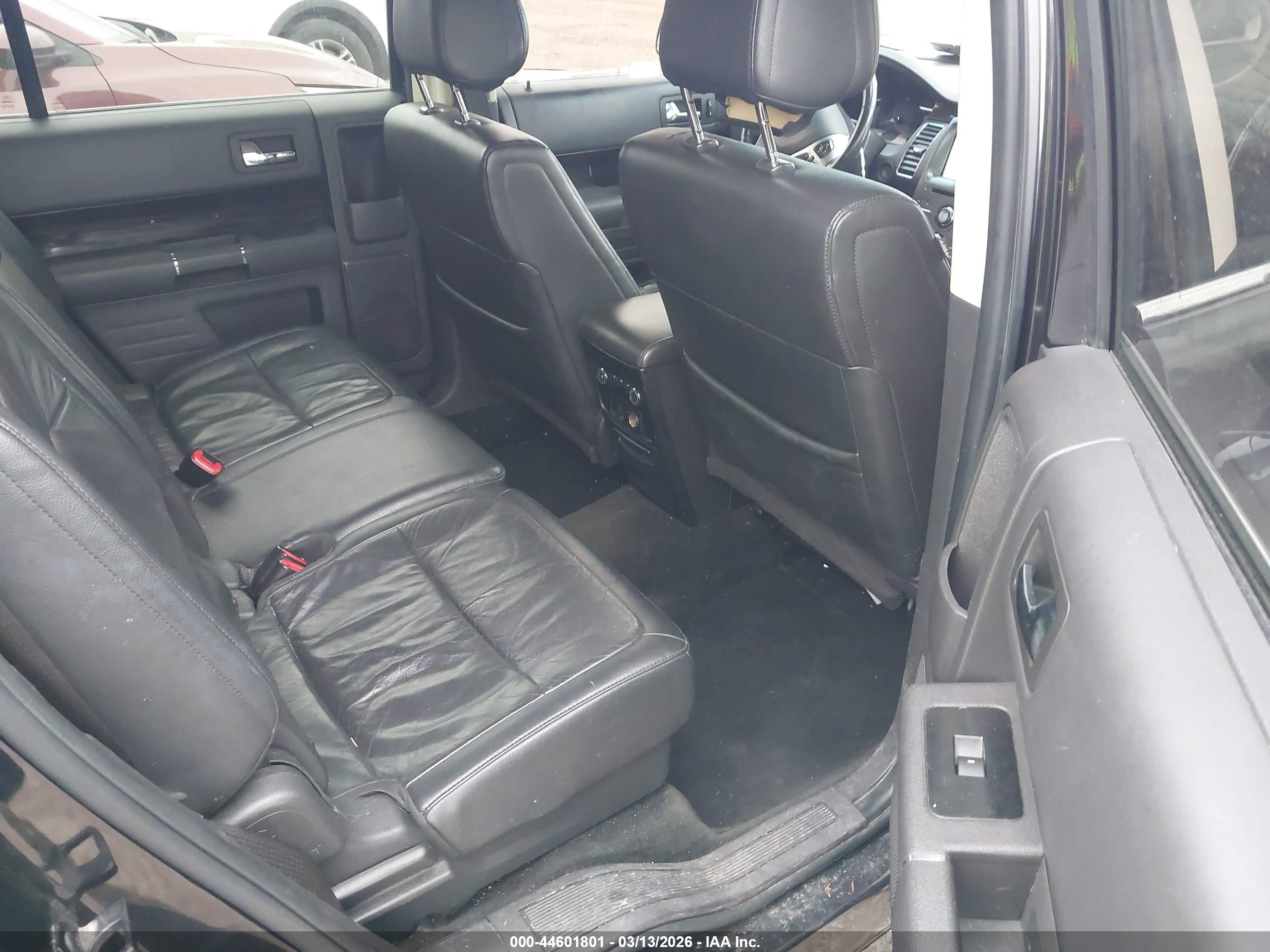 FORD FLEX image 8