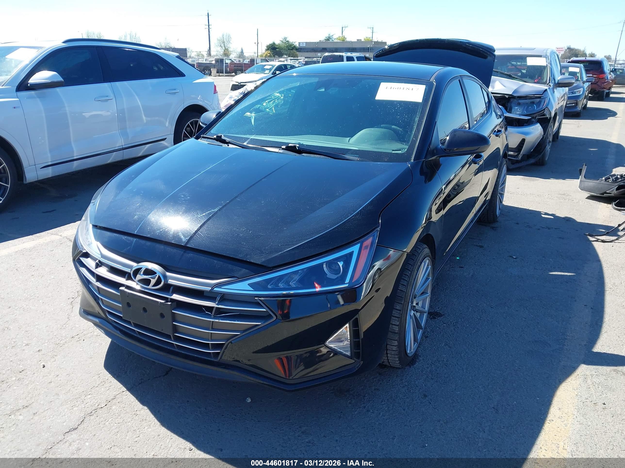 HYUNDAI ELANTRA image 2