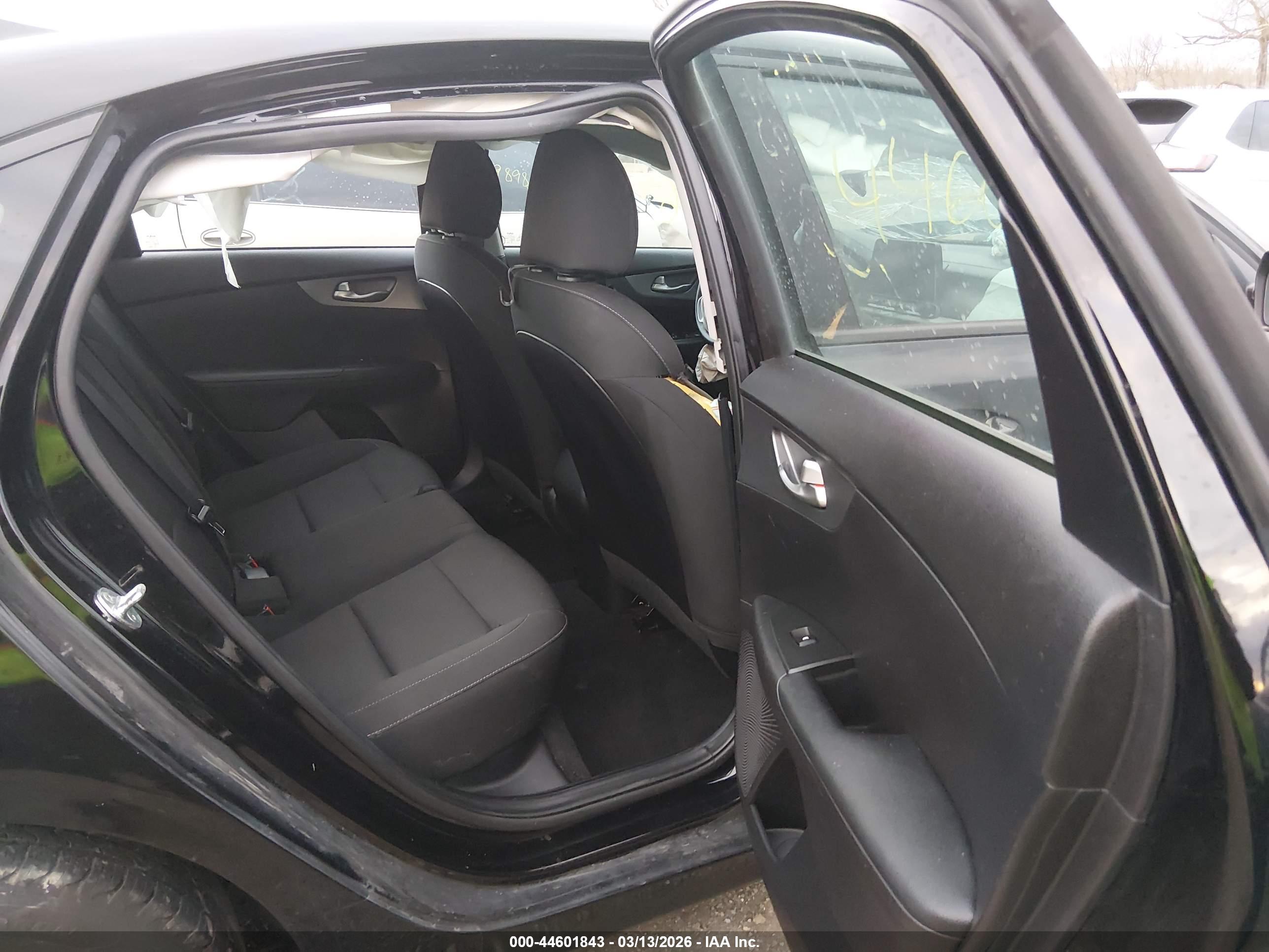 KIA FORTE image 8