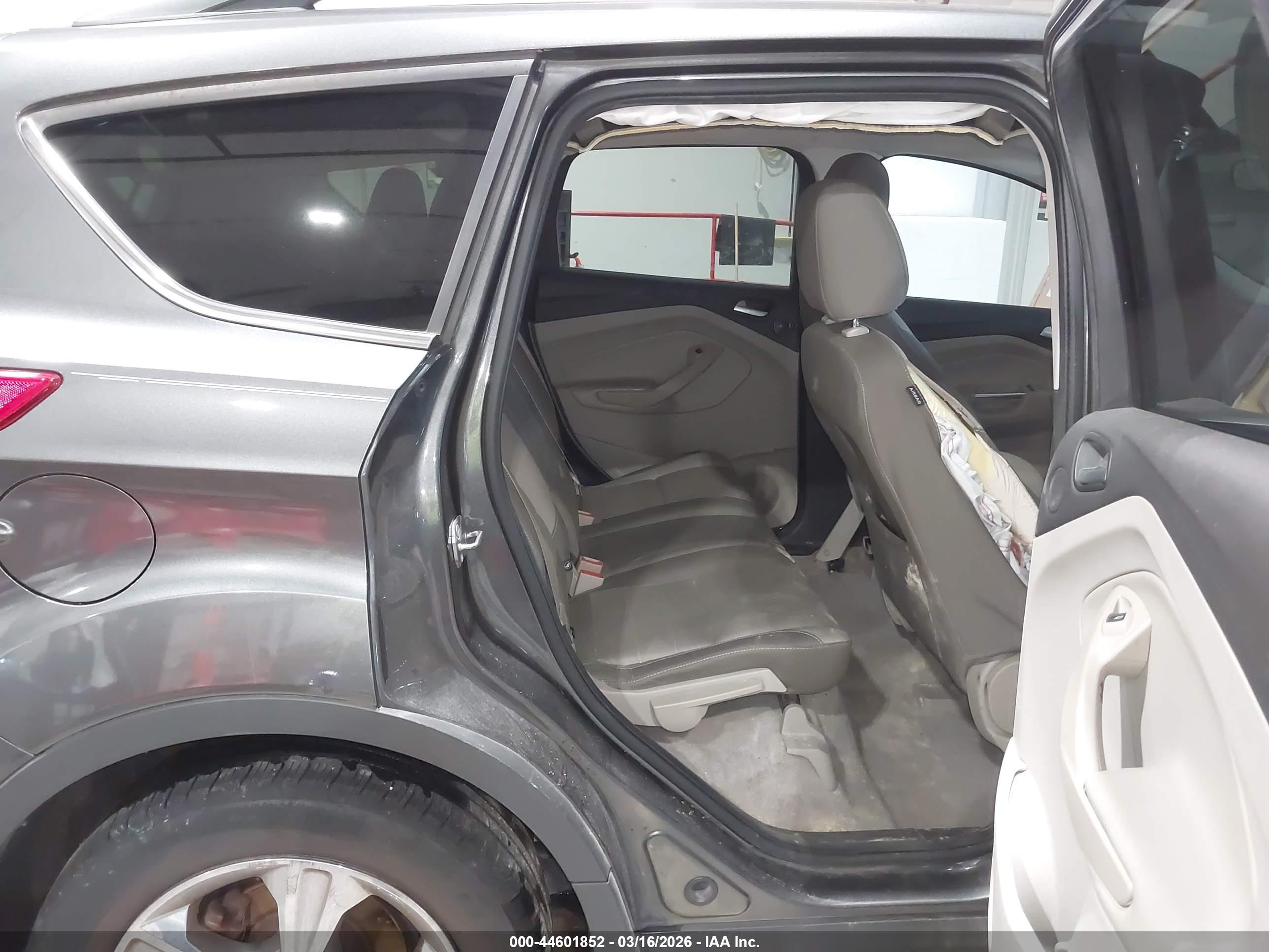 FORD ESCAPE image 8
