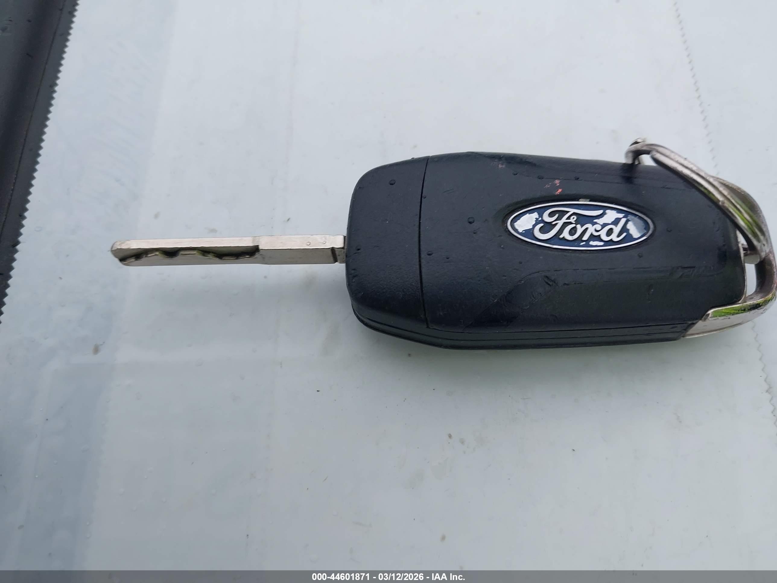 FORD FUSION image 11
