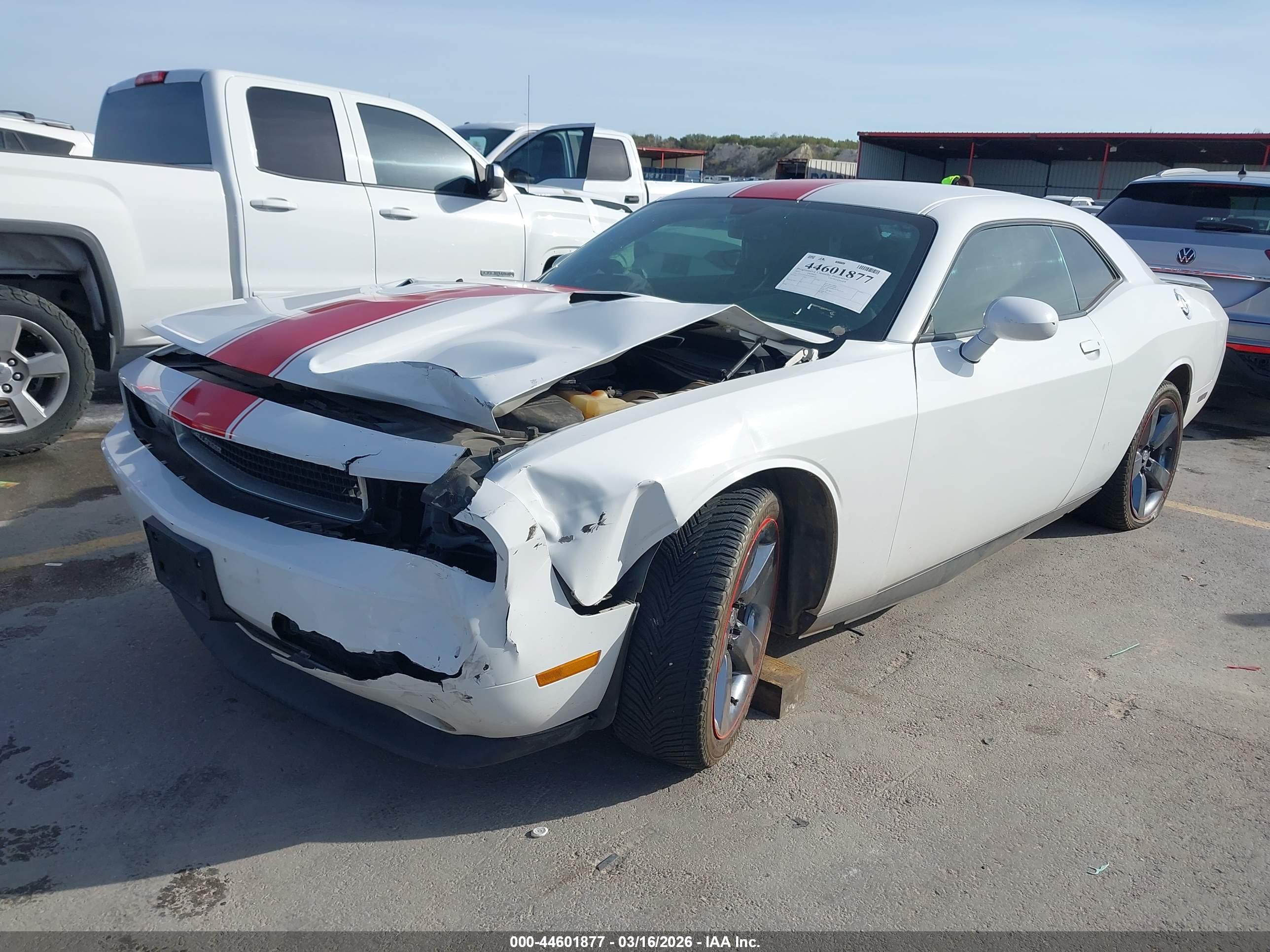 DODGE CHALLENGER image 2