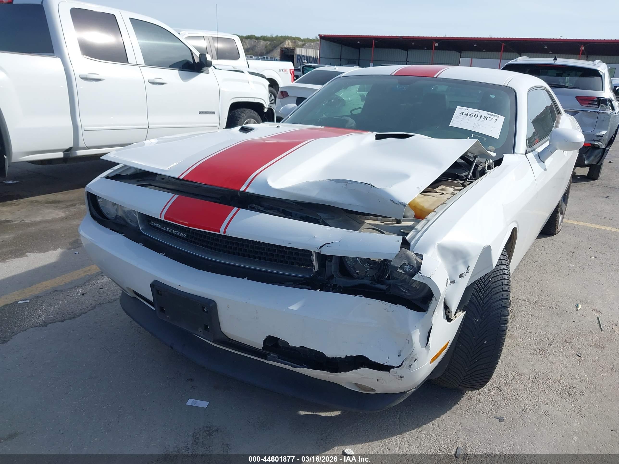 DODGE CHALLENGER image 6