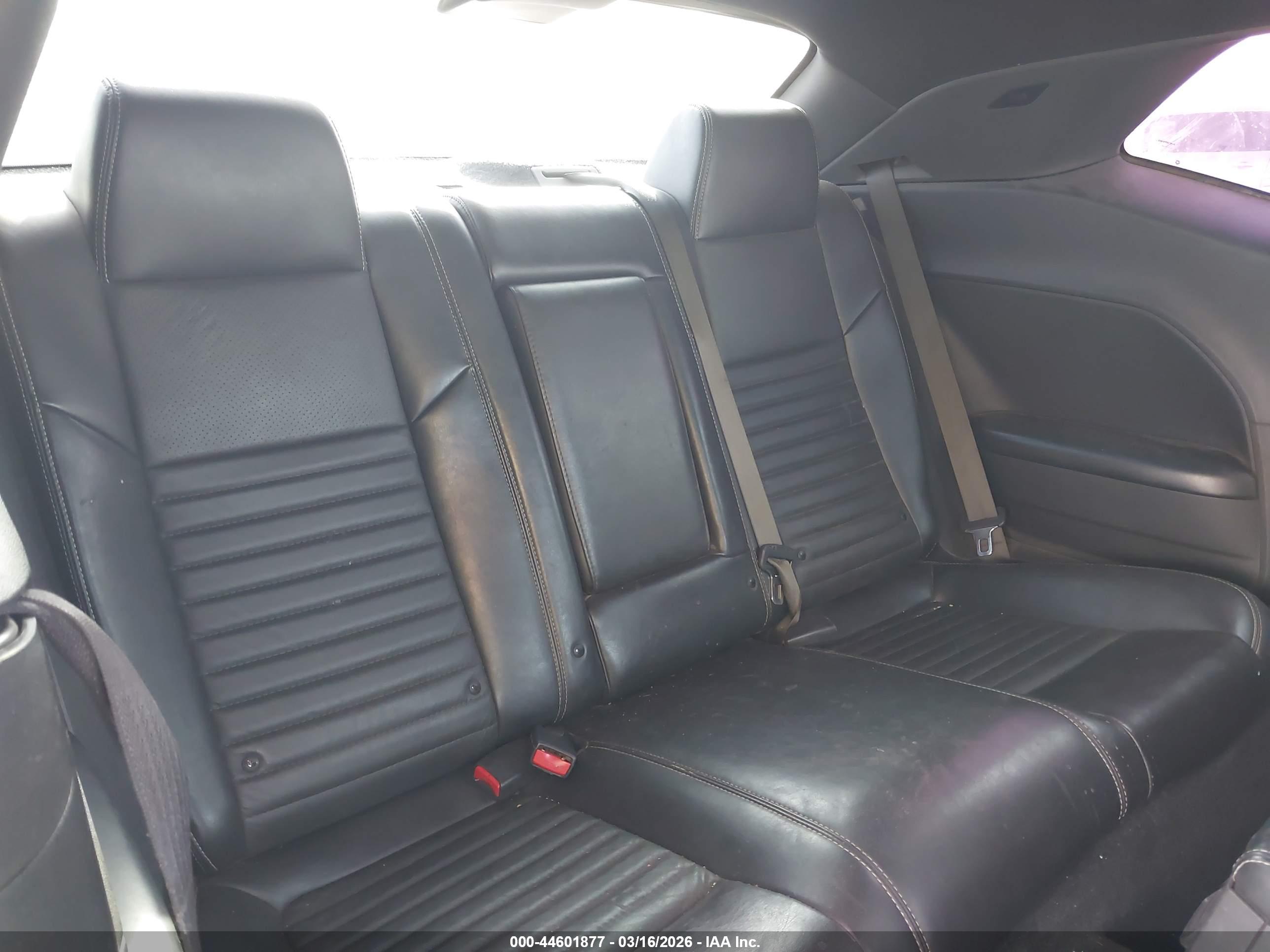 DODGE CHALLENGER image 8