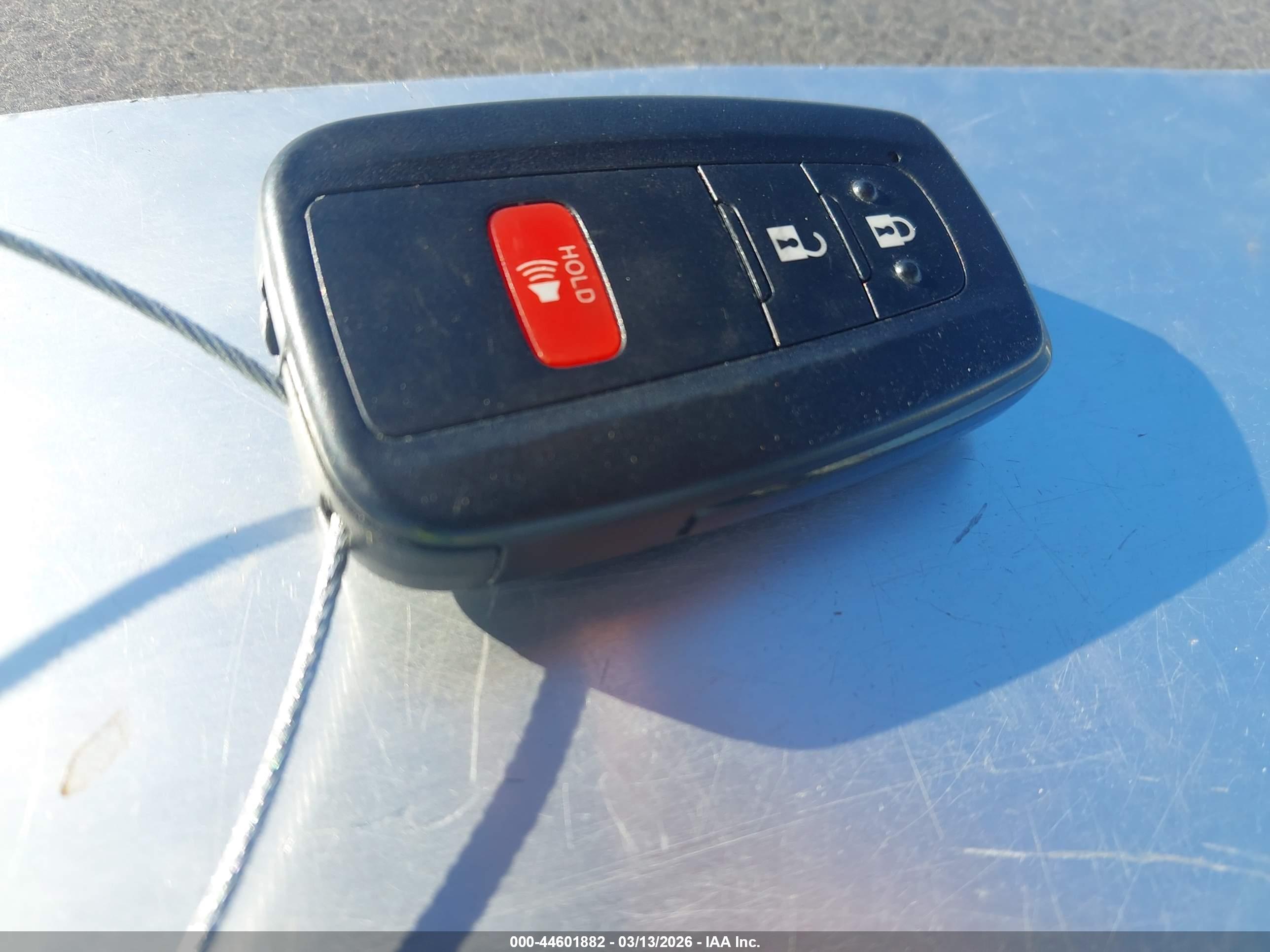 TOYOTA PRIUS image 11
