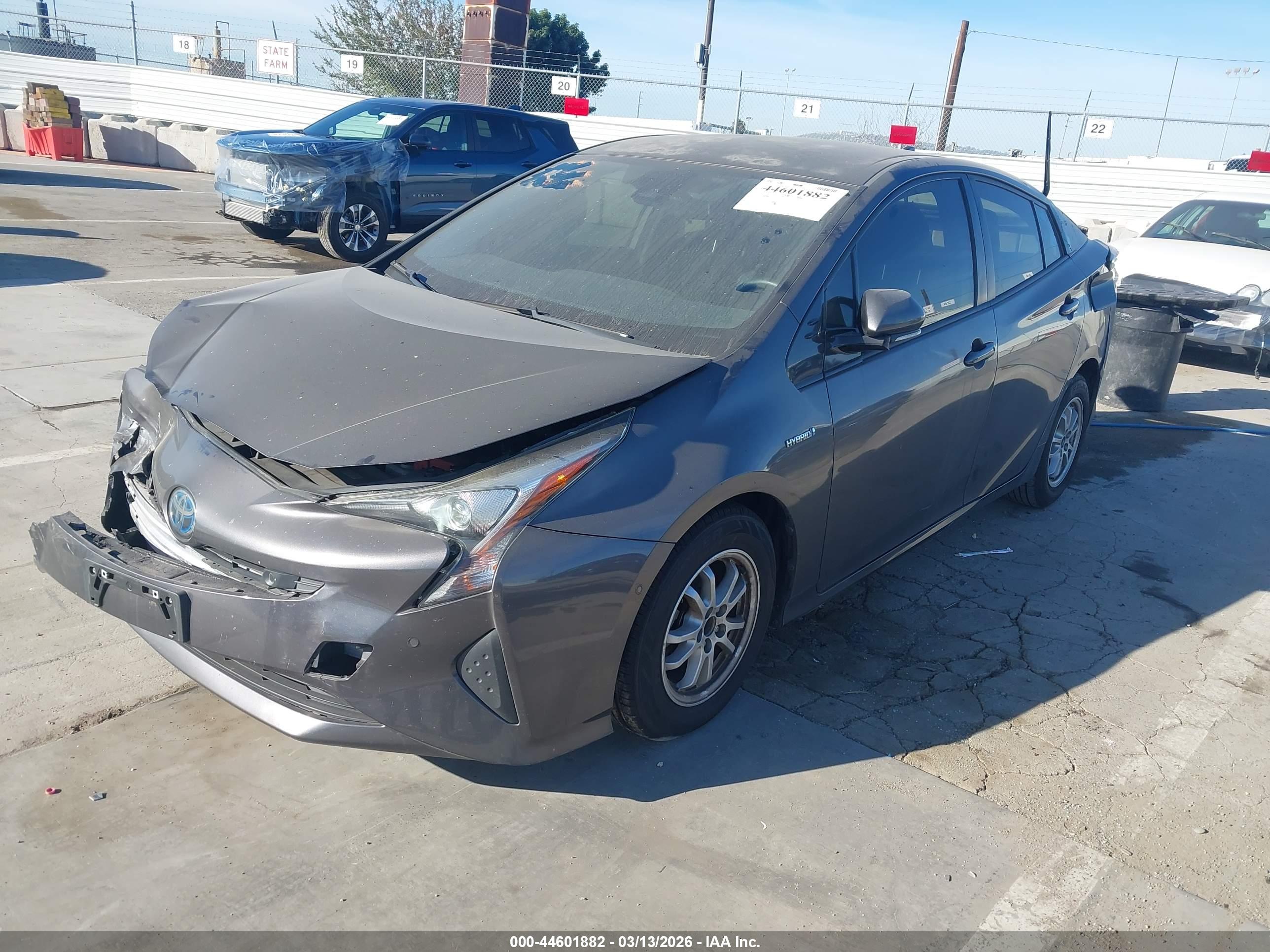 TOYOTA PRIUS image 2