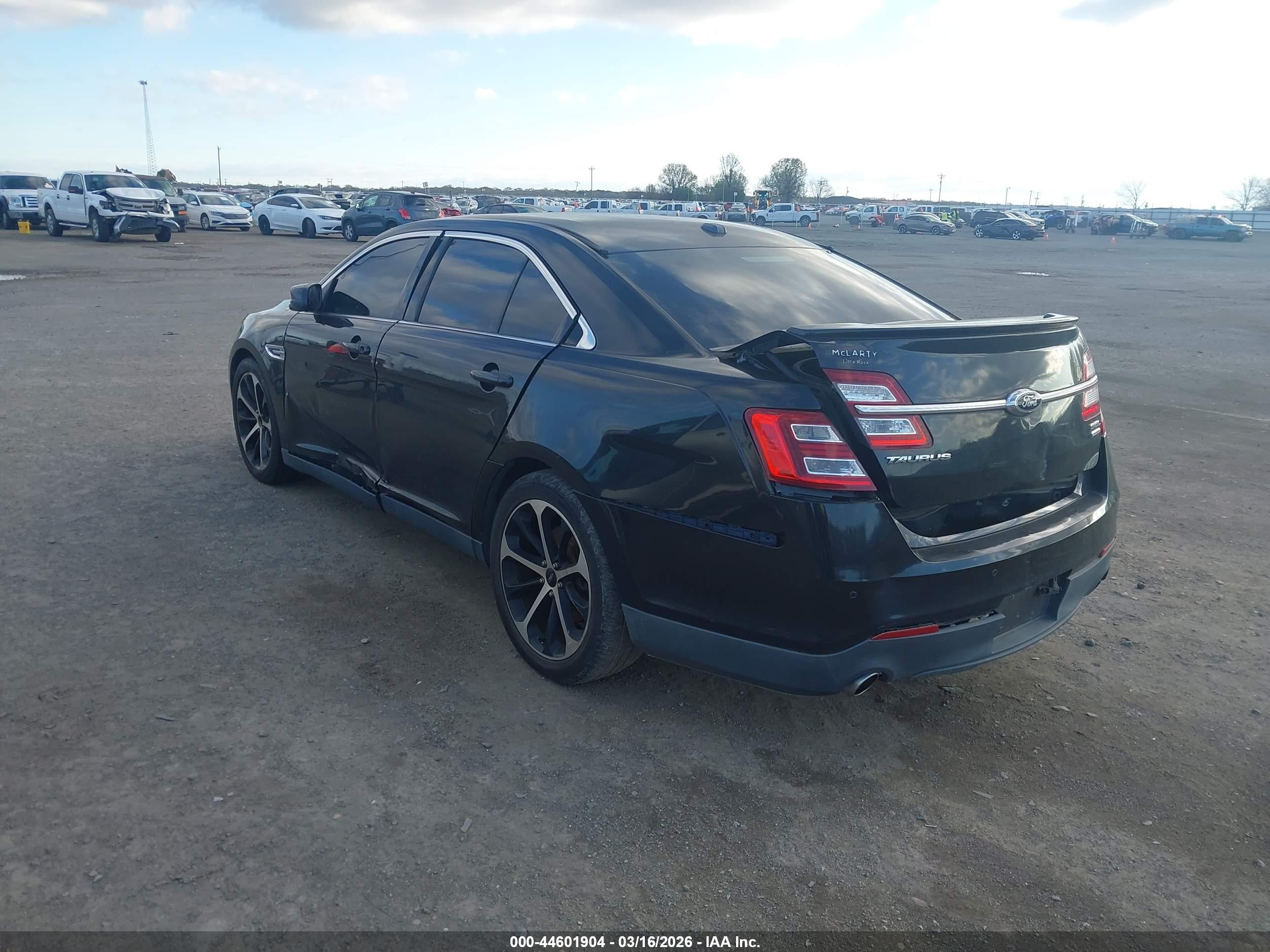 FORD TAURUS image 3
