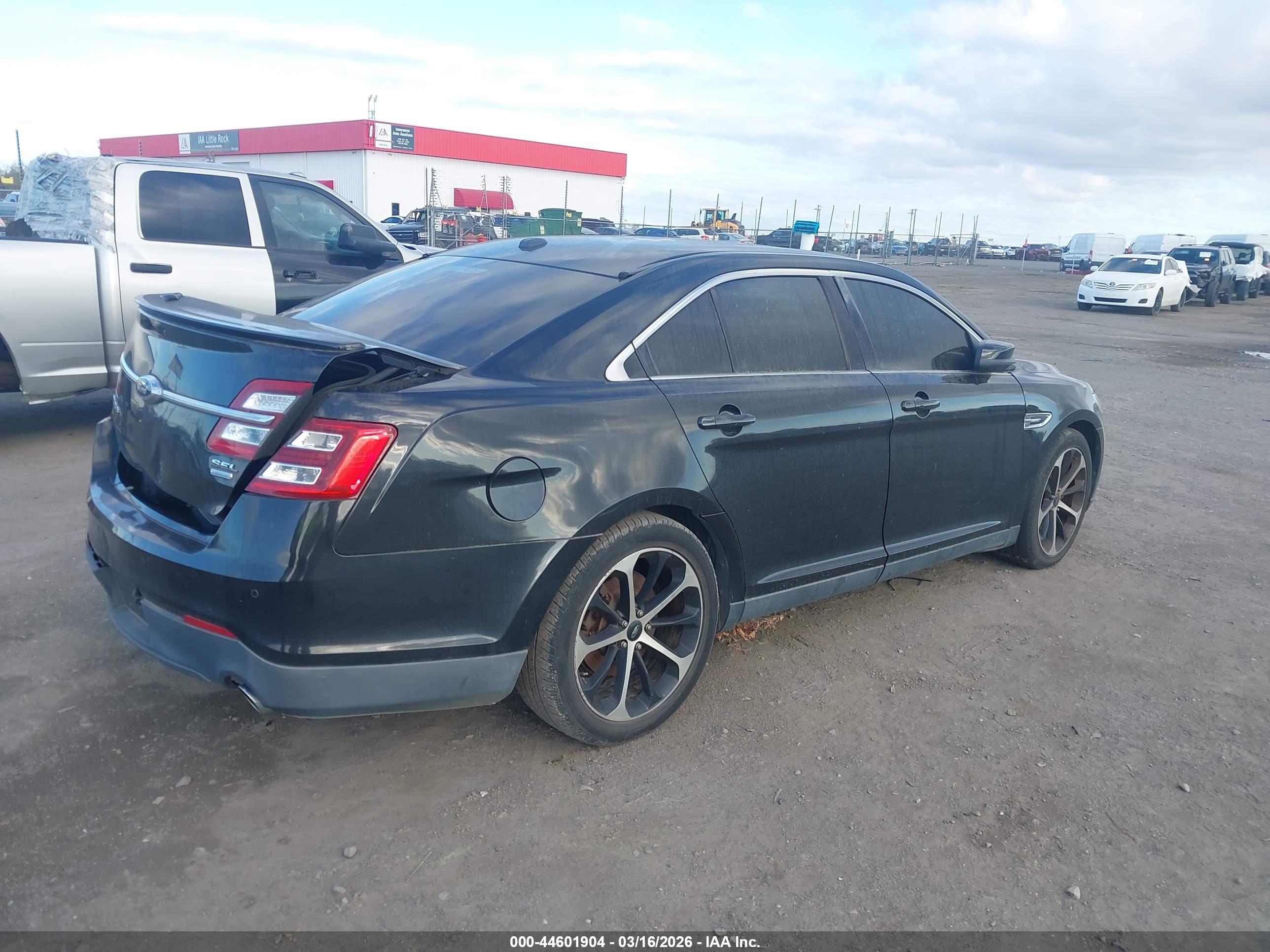 FORD TAURUS image 4