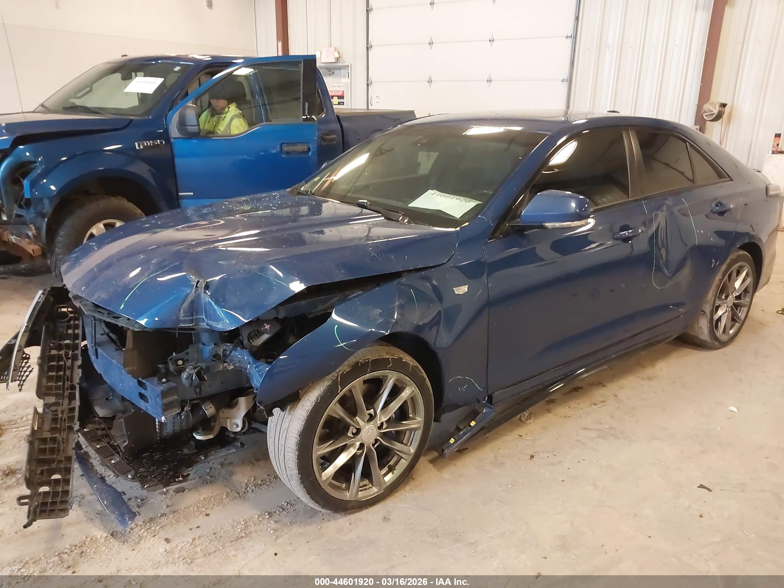 CADILLAC CT4 image 2