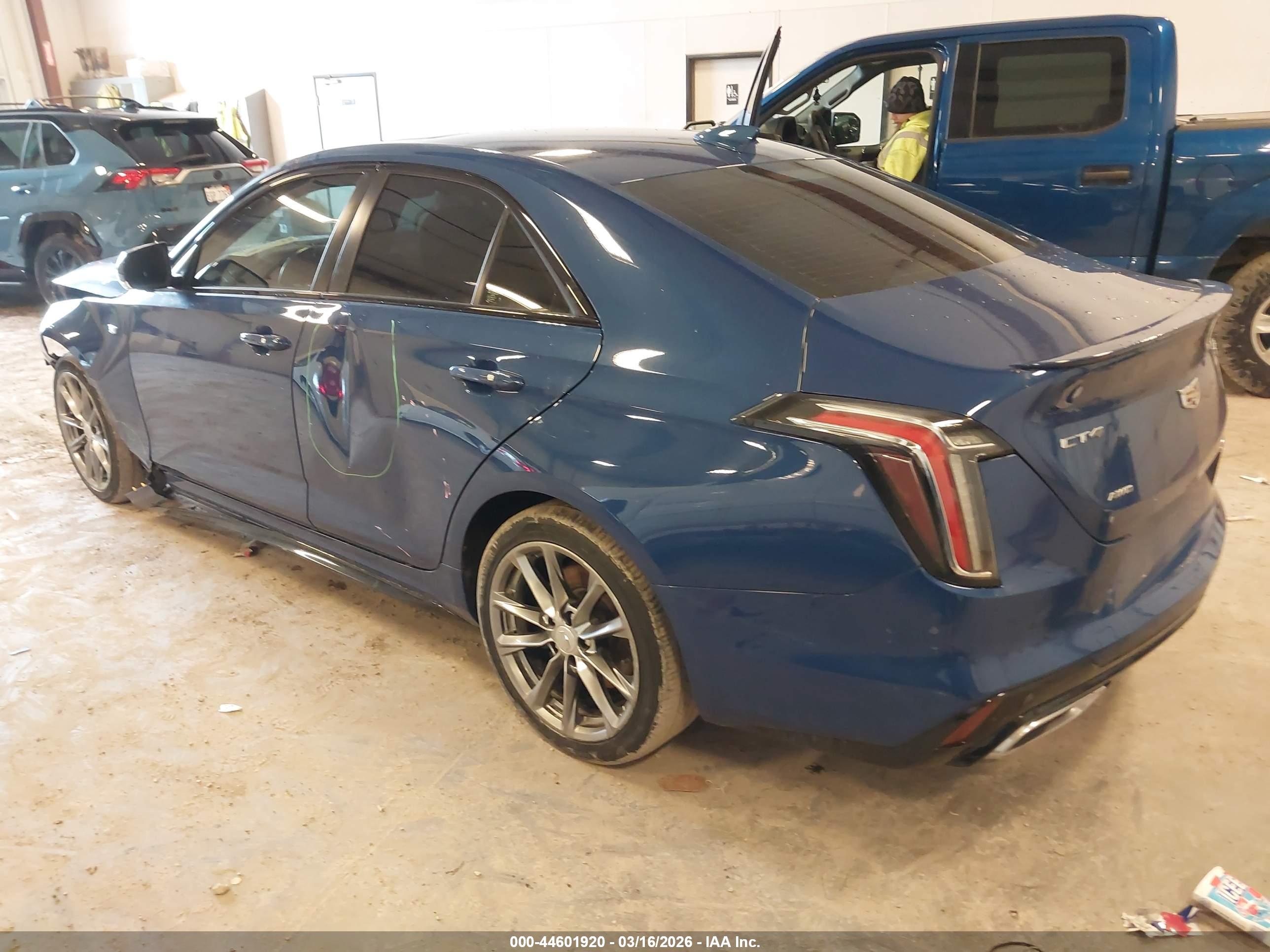 CADILLAC CT4 image 3