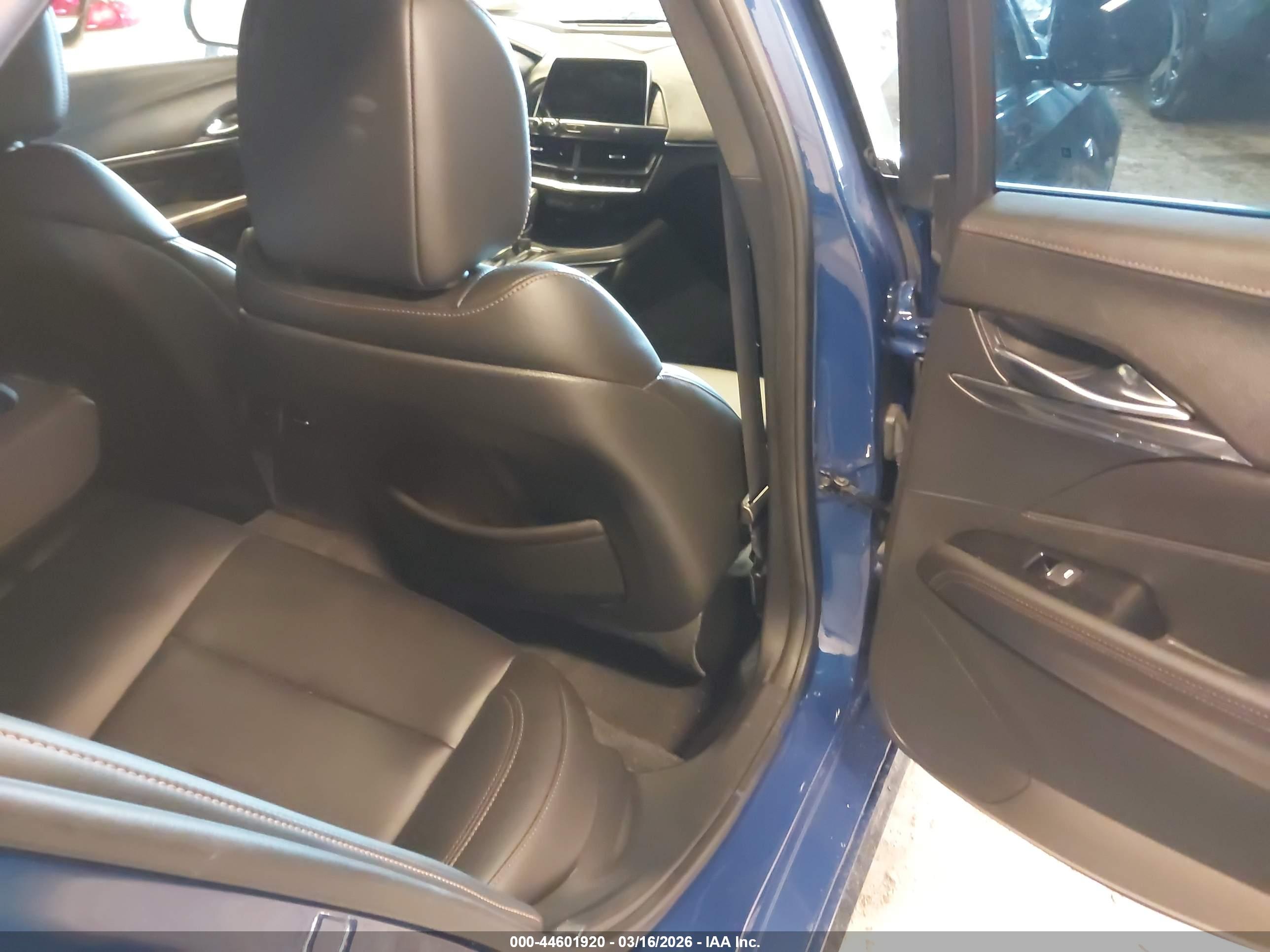CADILLAC CT4 image 8
