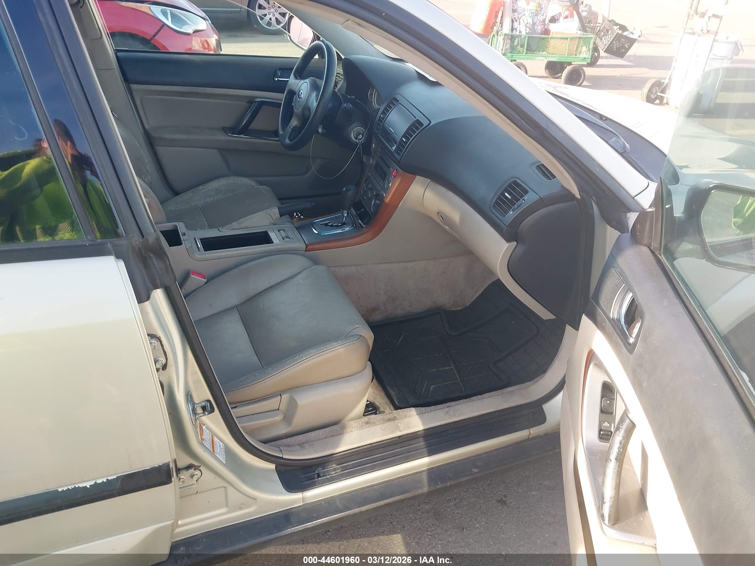 SUBARU OUTBACK image 5