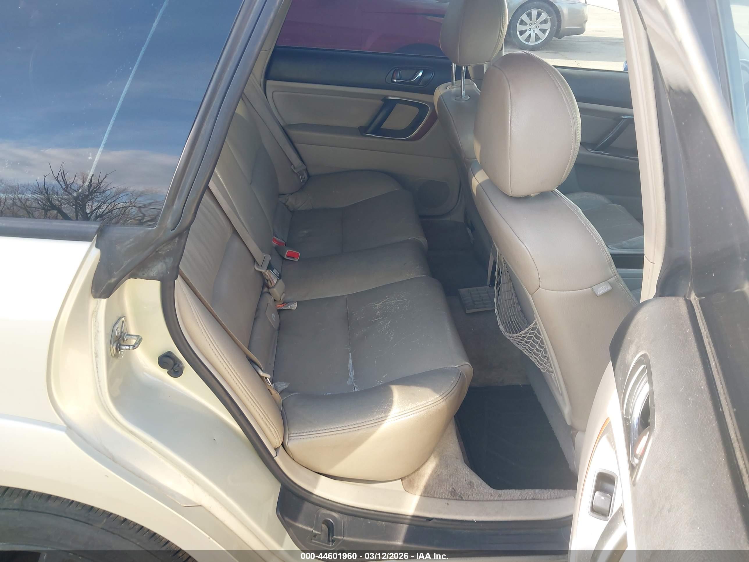 SUBARU OUTBACK image 8