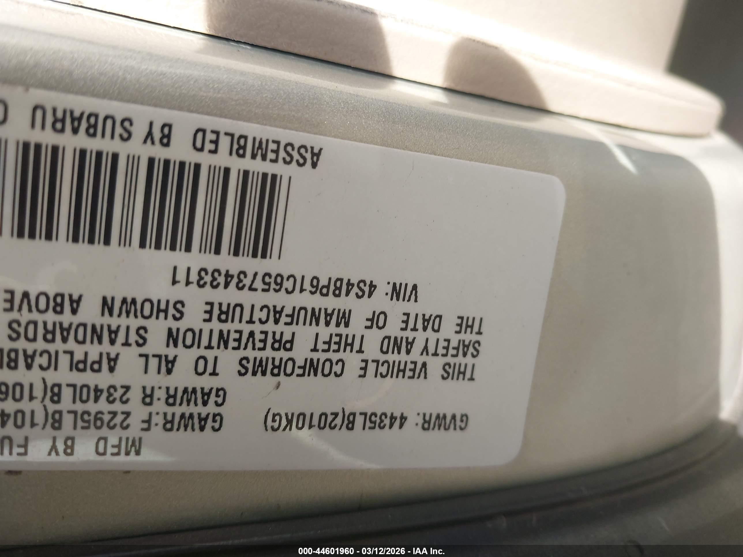SUBARU OUTBACK image 9