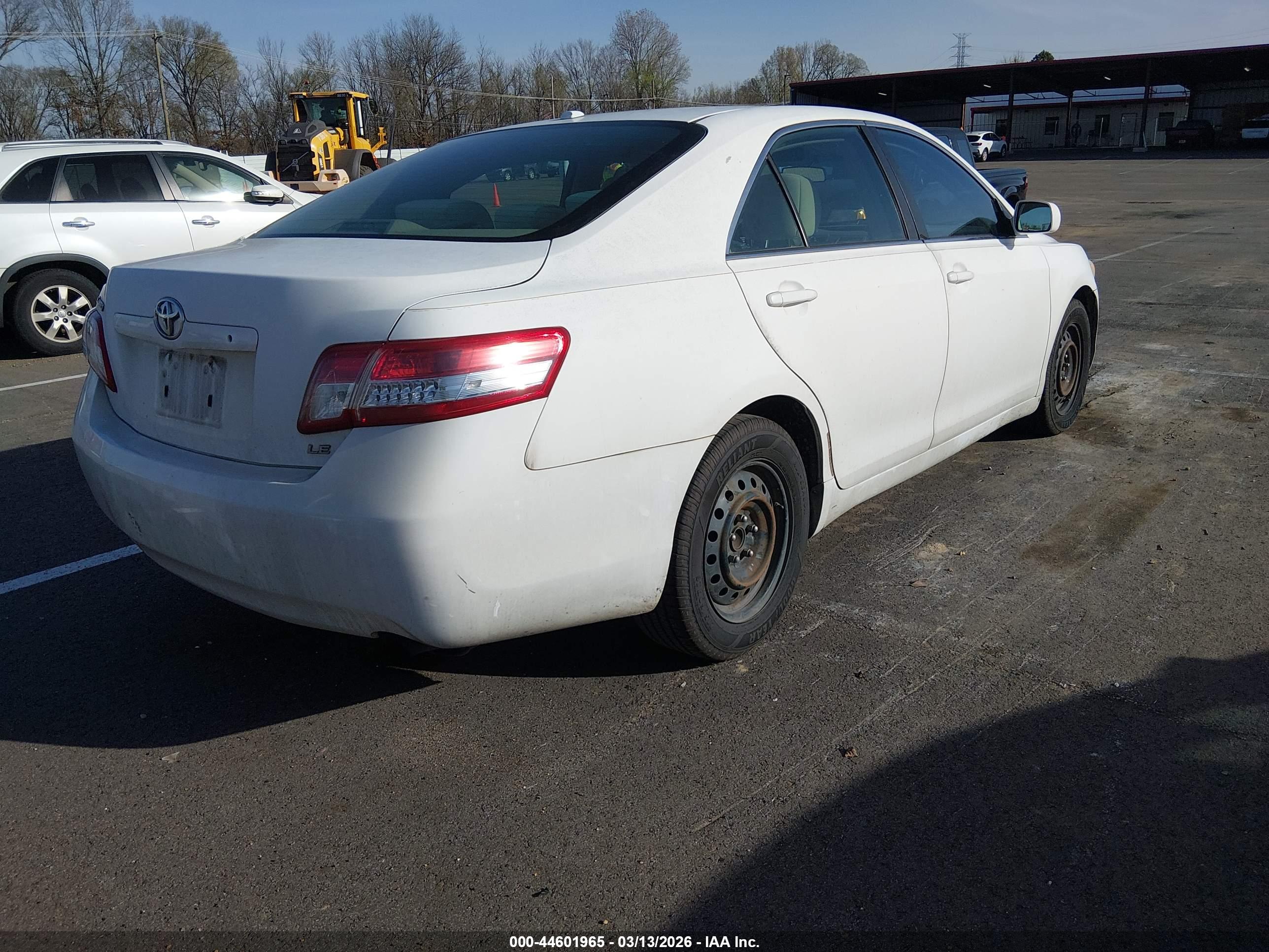 TOYOTA CAMRY image 4