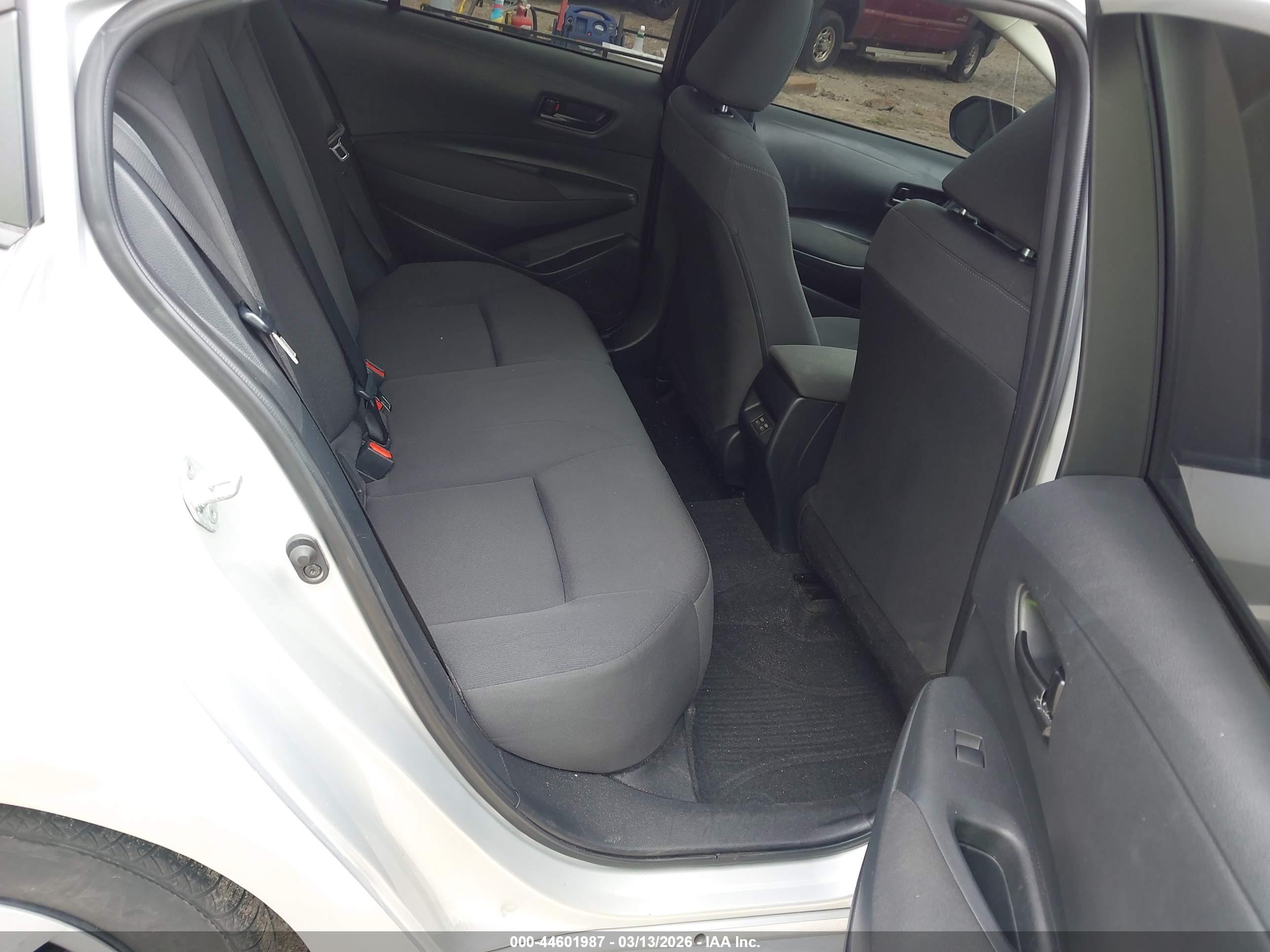 TOYOTA COROLLA image 8