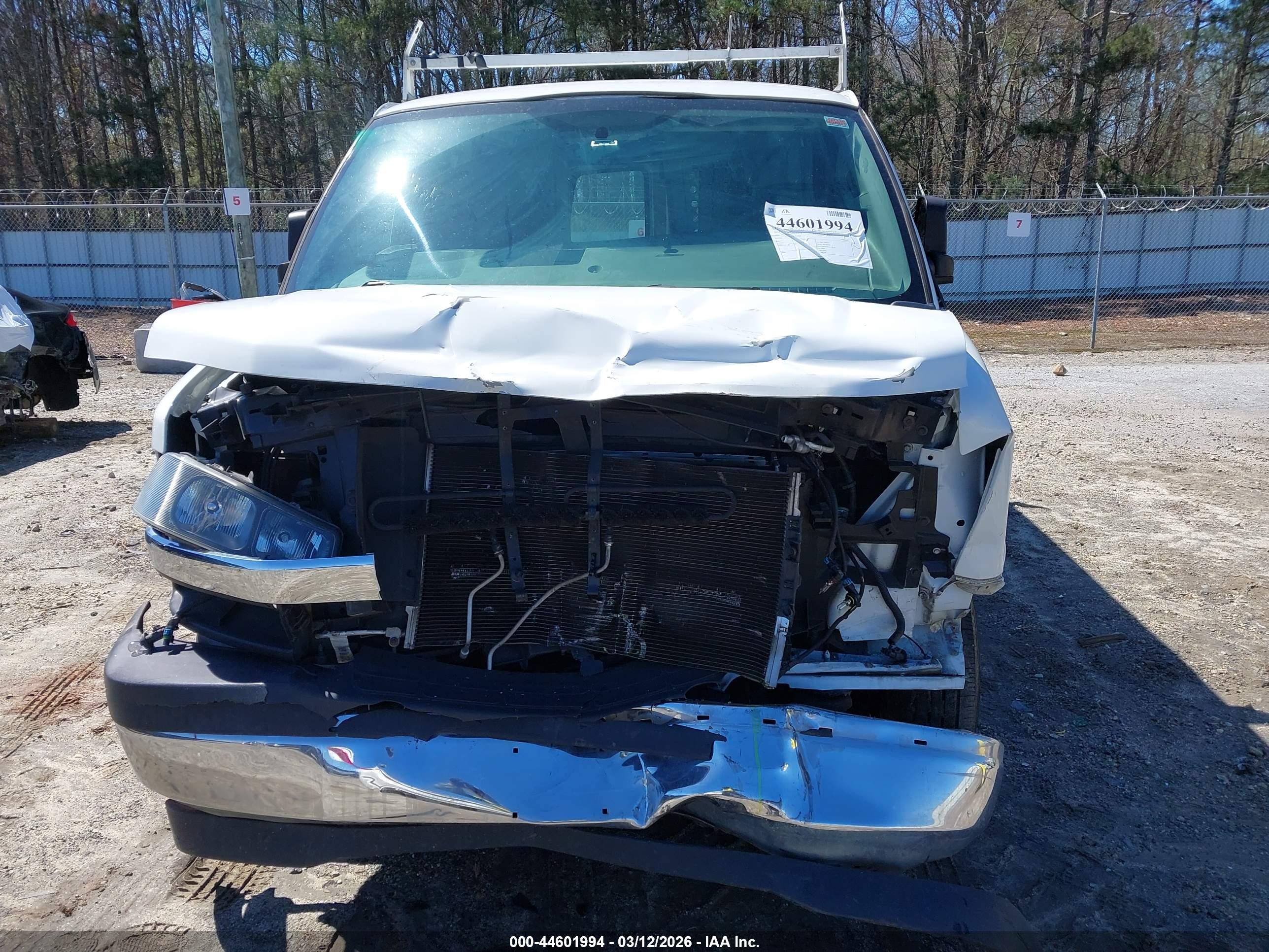 CHEVROLET EXPRESS image 6