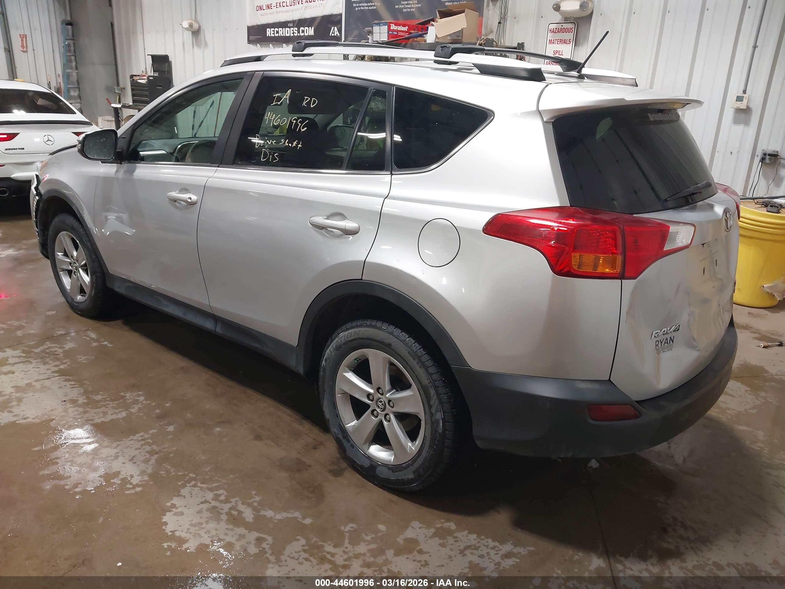 TOYOTA RAV4 image 3