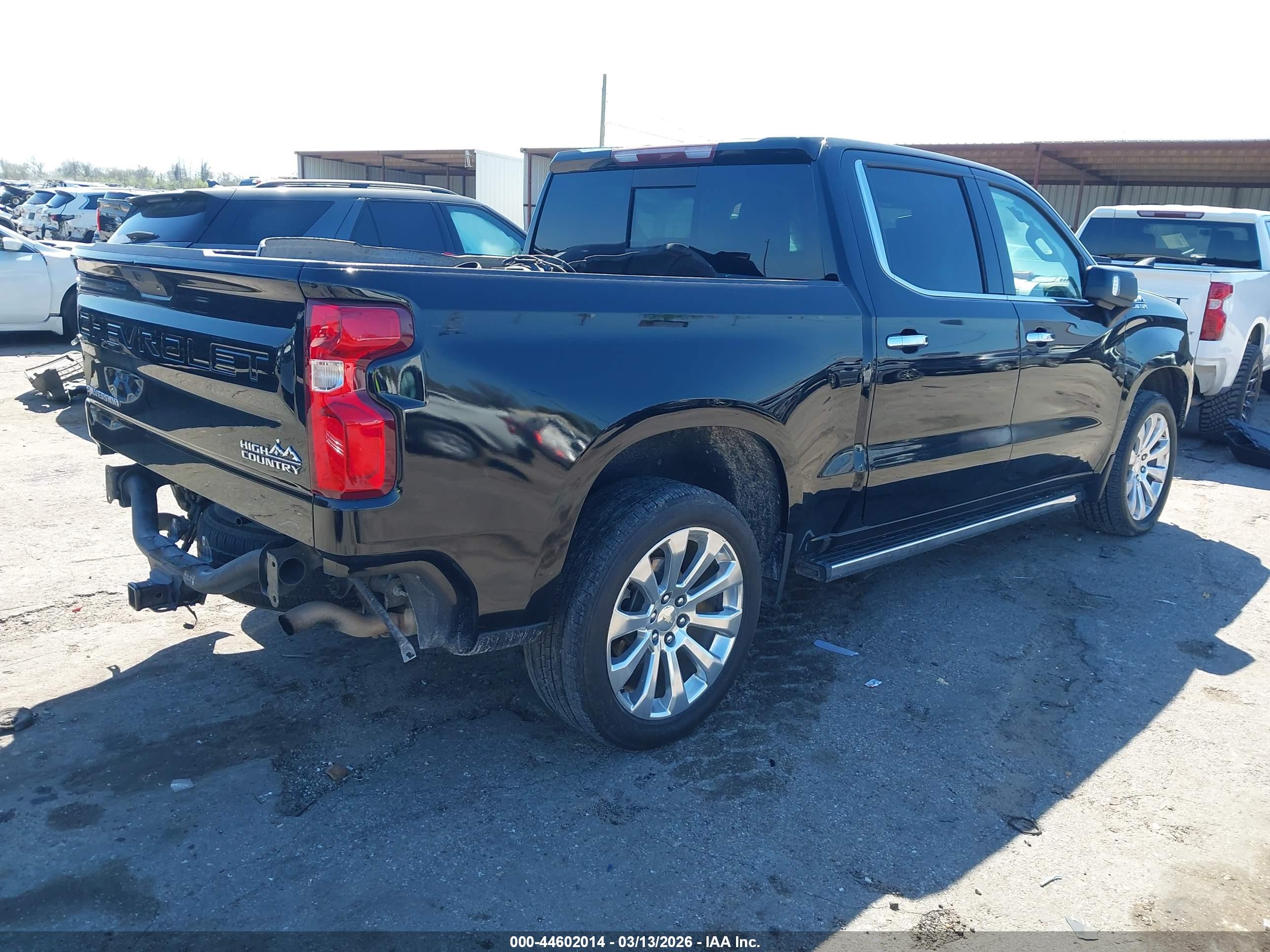 CHEVROLET SILVERADO image 4