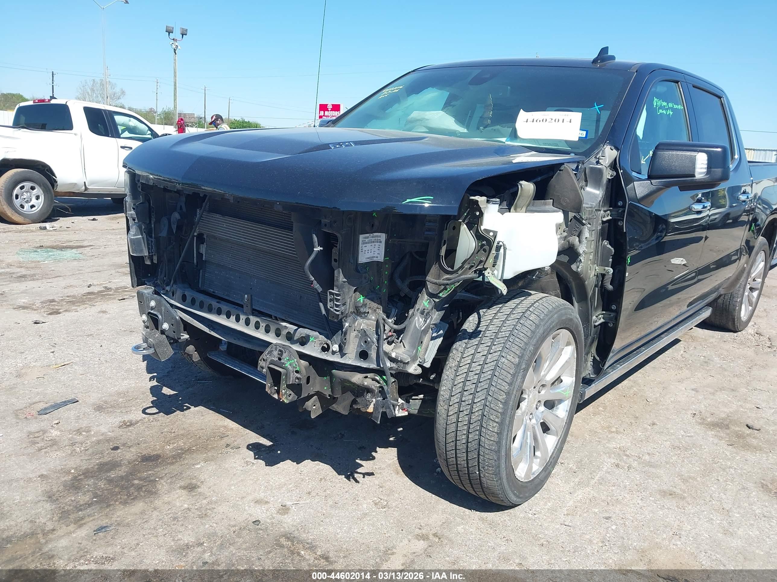 CHEVROLET SILVERADO image 6