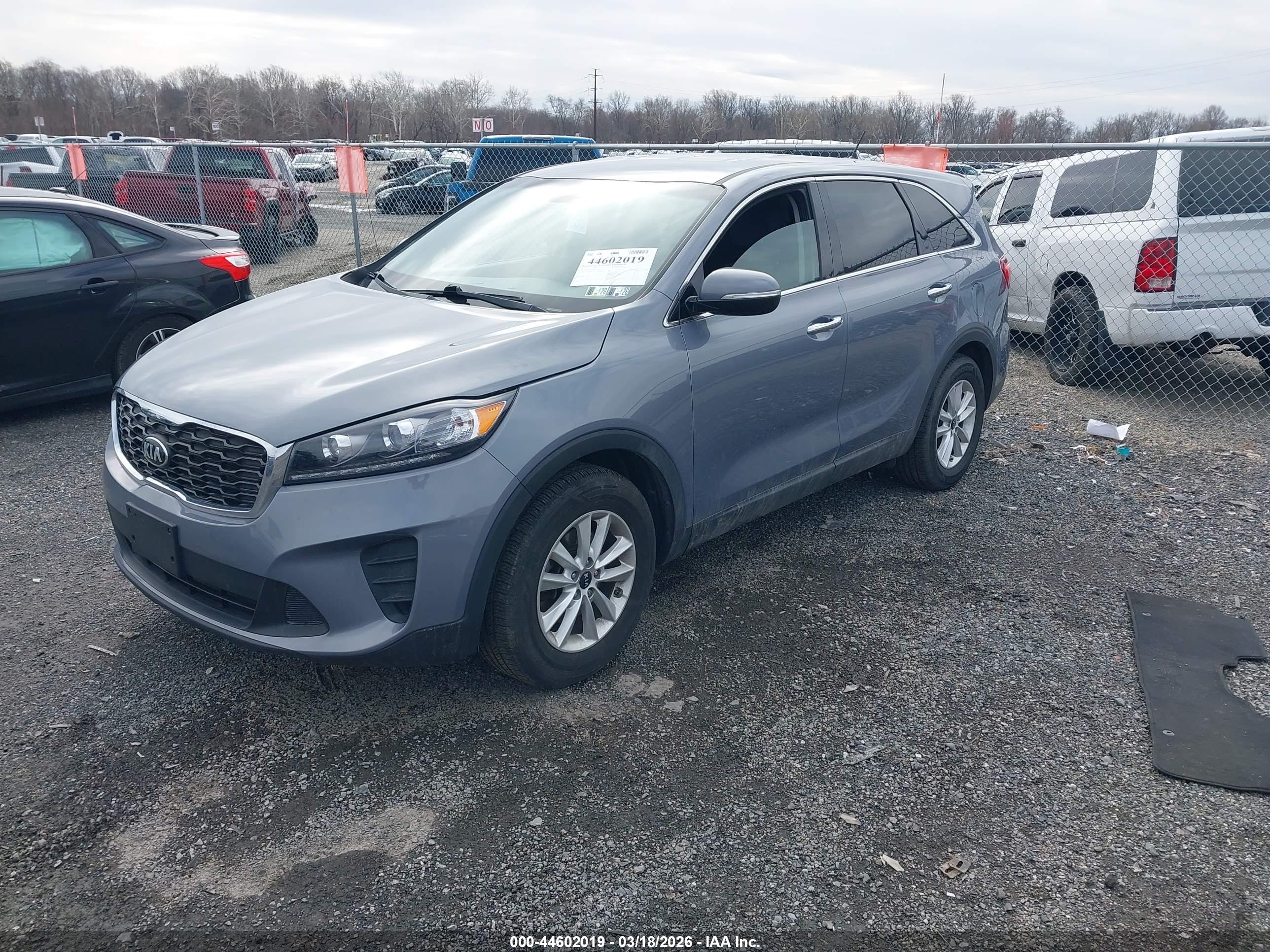 KIA SORENTO image 2