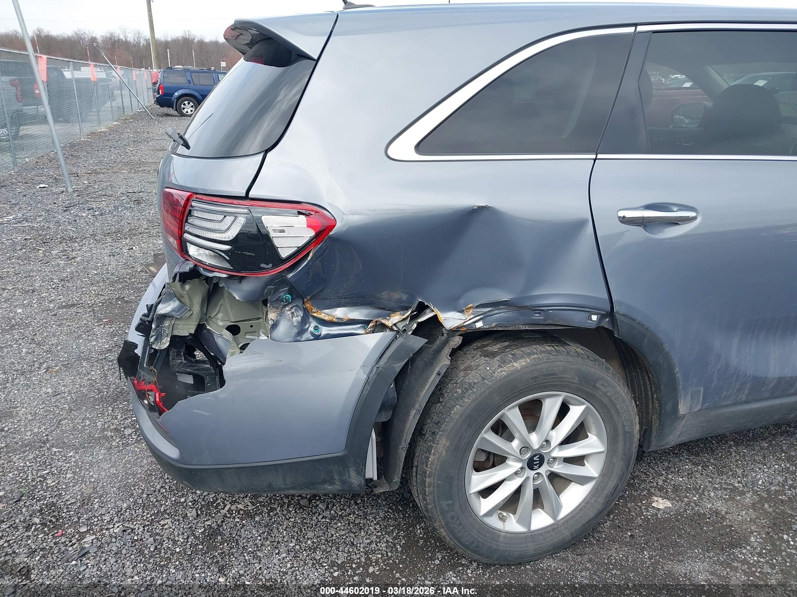 KIA SORENTO image 6