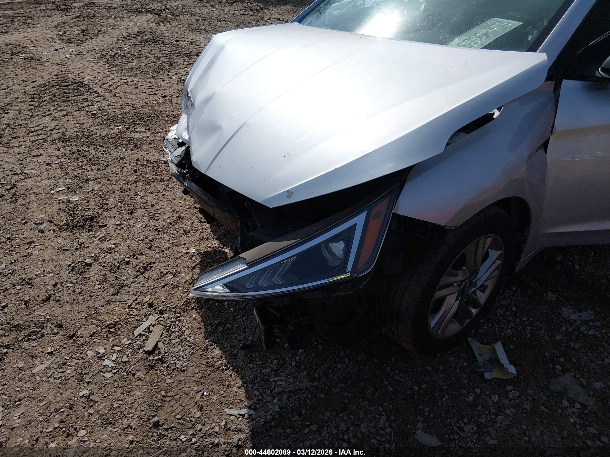 HYUNDAI ELANTRA image 6