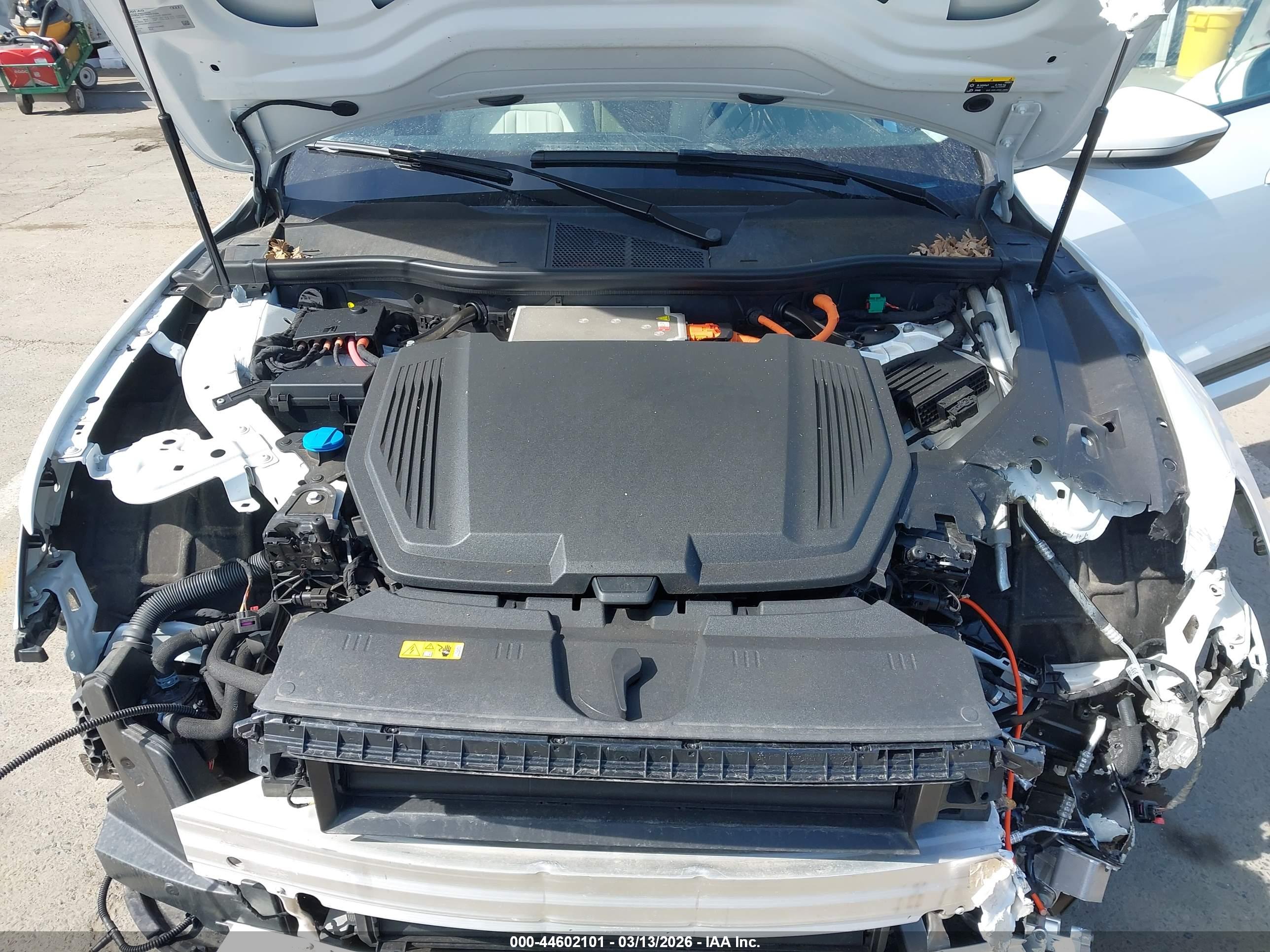 AUDI Q8 image 10
