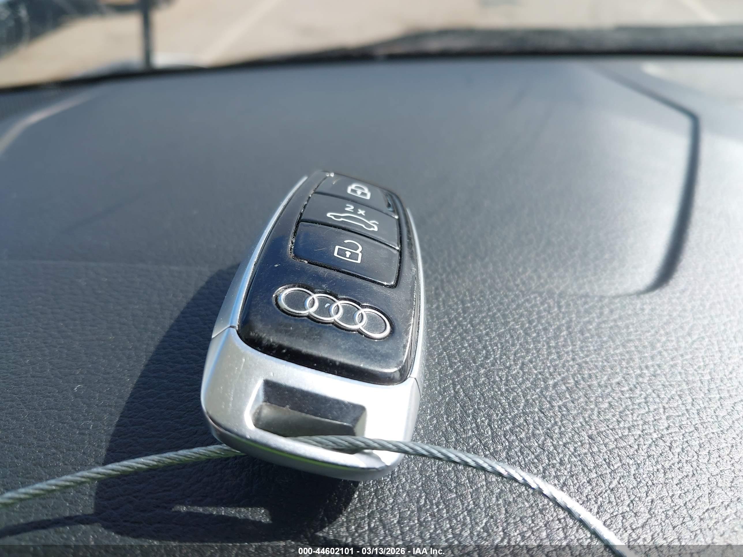 AUDI Q8 image 11