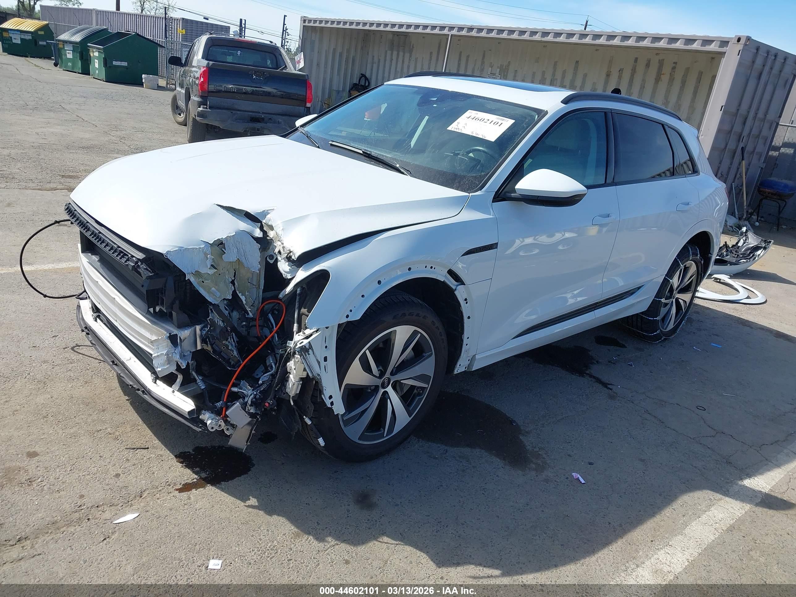 AUDI Q8 image 2