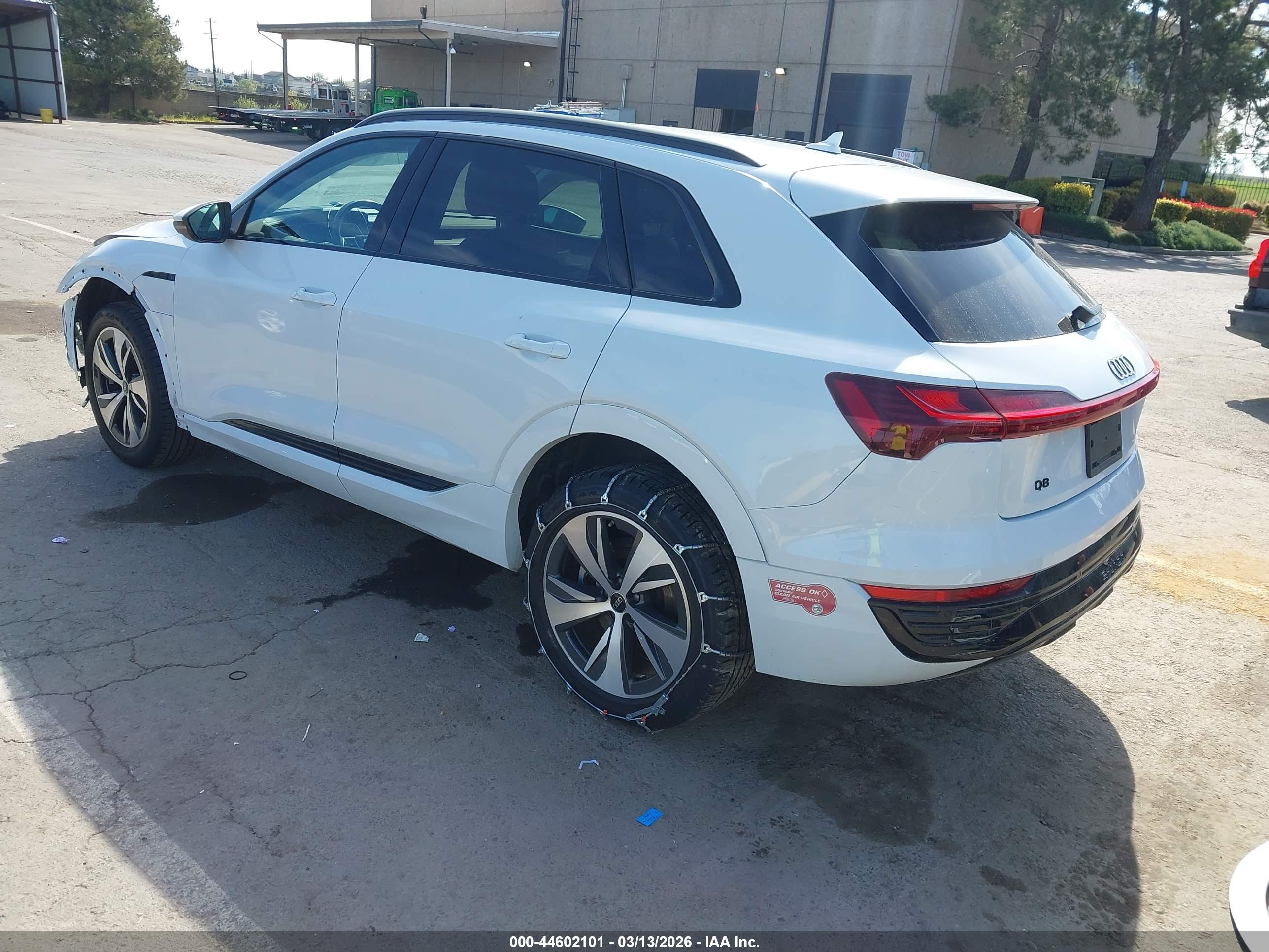 AUDI Q8 image 3
